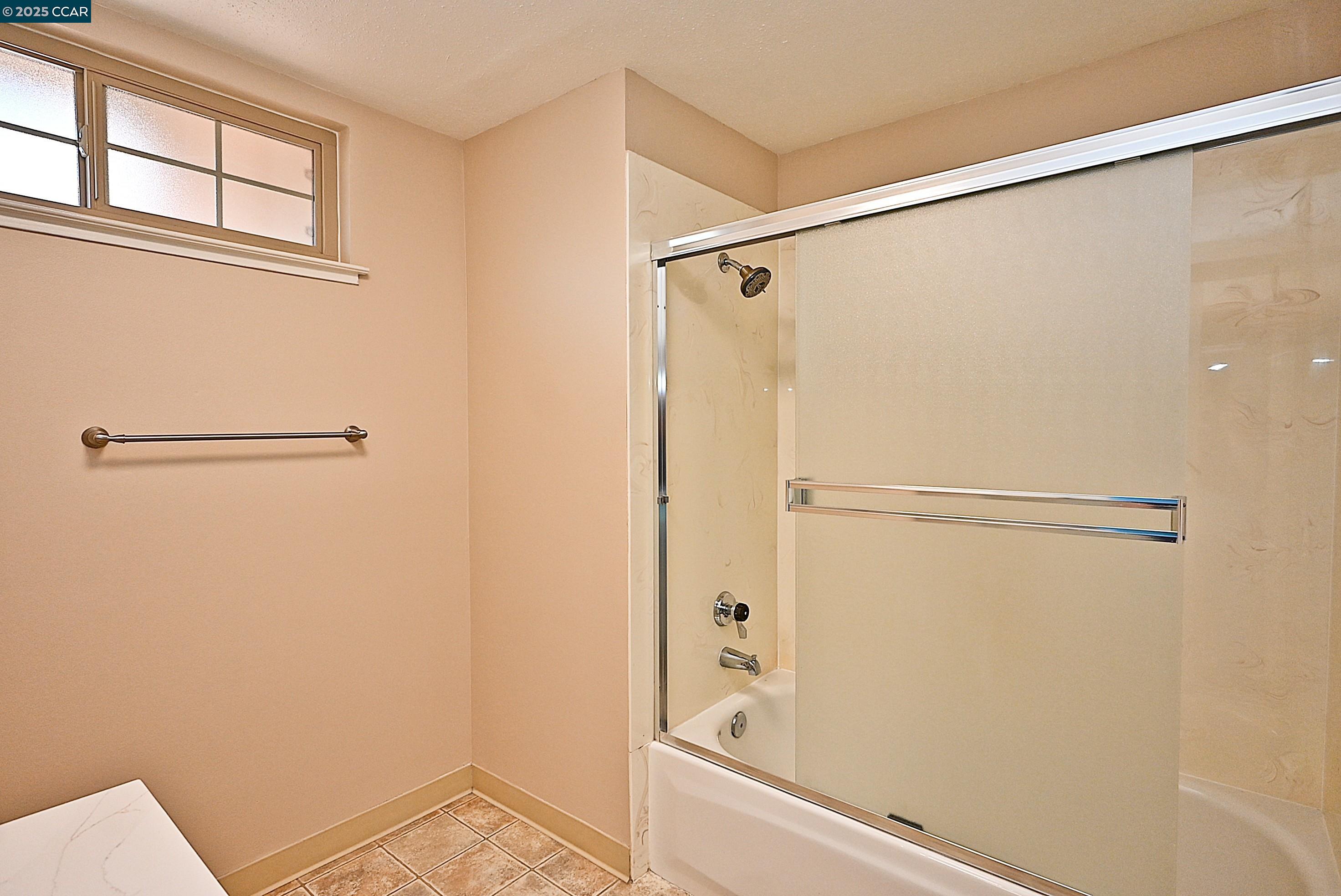 933 Meadowvale Ct, Martinez, California 94553, 4 Bedrooms Bedrooms, 10 Rooms Rooms,2 BathroomsBathrooms,Residential Lease,For Rent,933 Meadowvale Ct,41103517