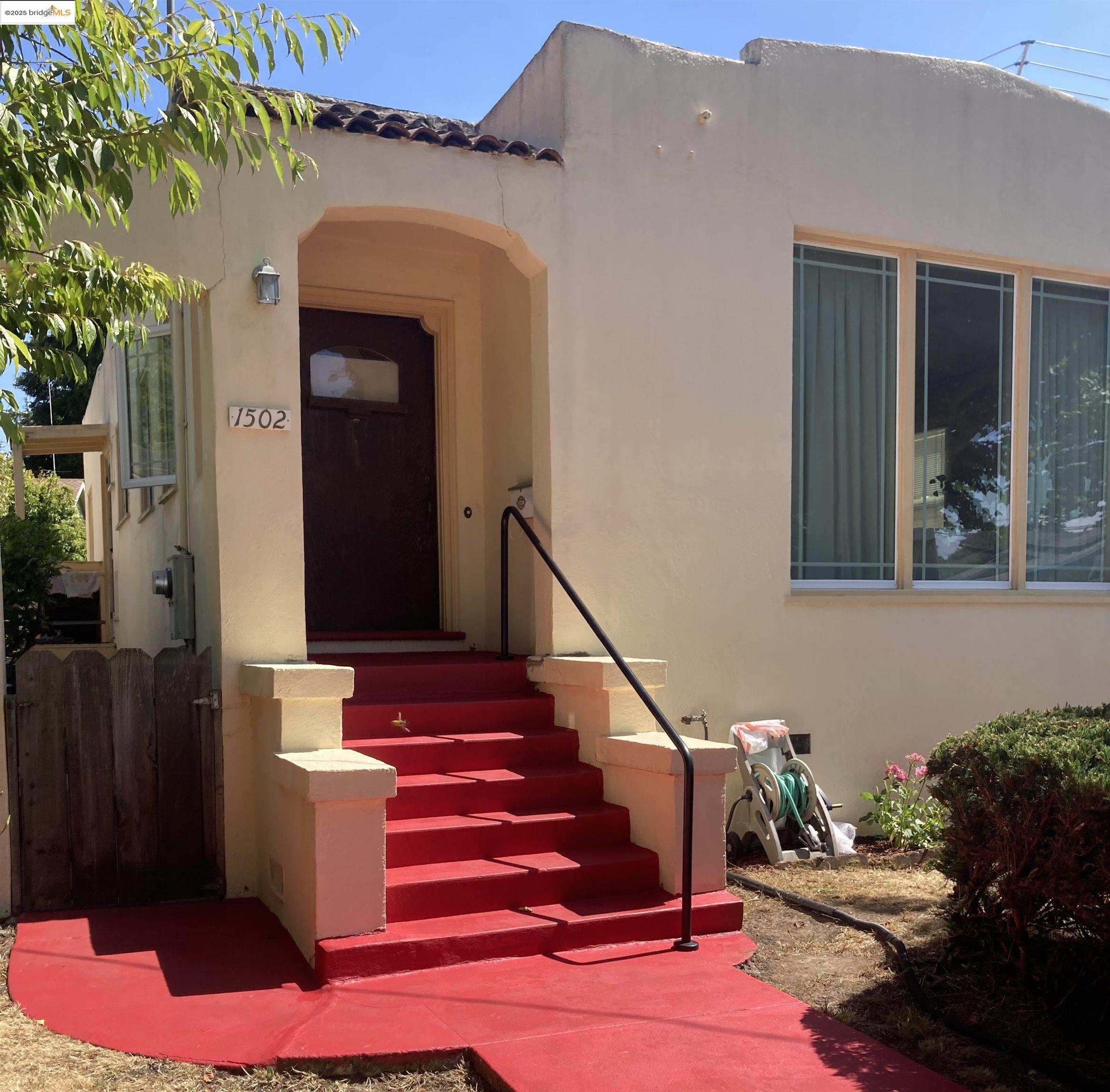 1502 Marin Ave