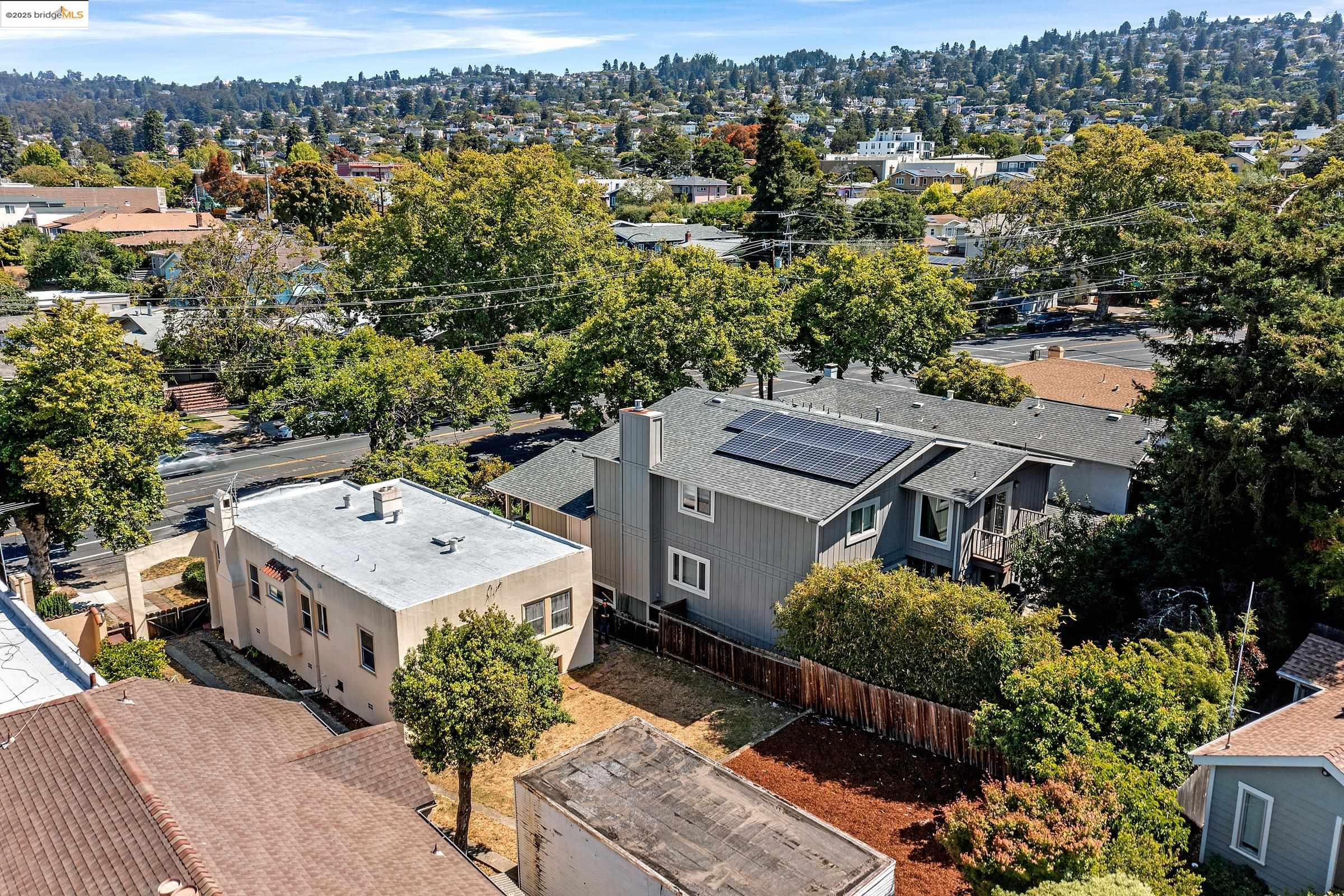 Detail Gallery Image 12 of 50 For 1502 Marin Ave, Albany,  CA 94706 - 2 Beds | 1 Baths