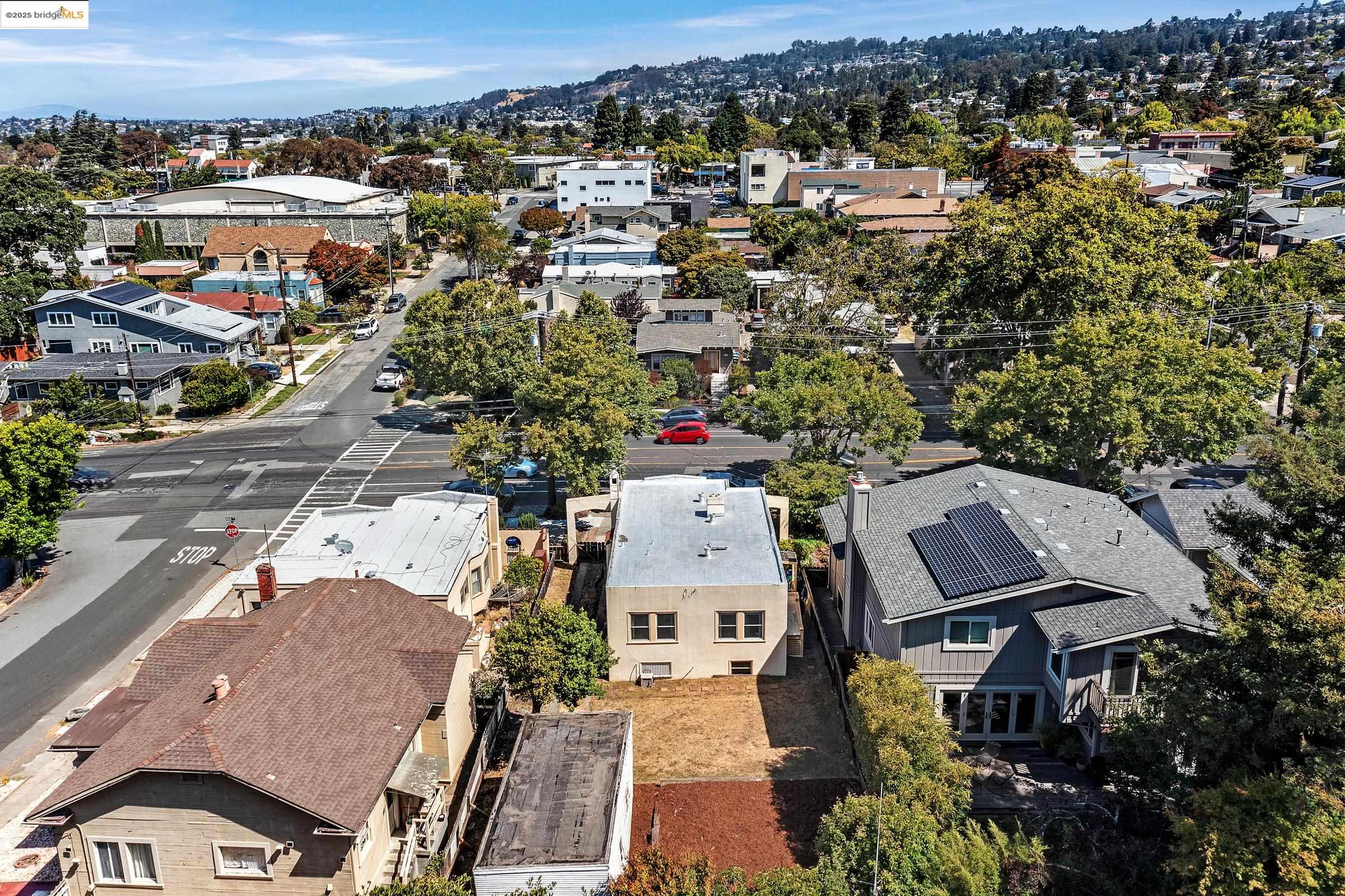 Detail Gallery Image 13 of 50 For 1502 Marin Ave, Albany,  CA 94706 - 2 Beds | 1 Baths