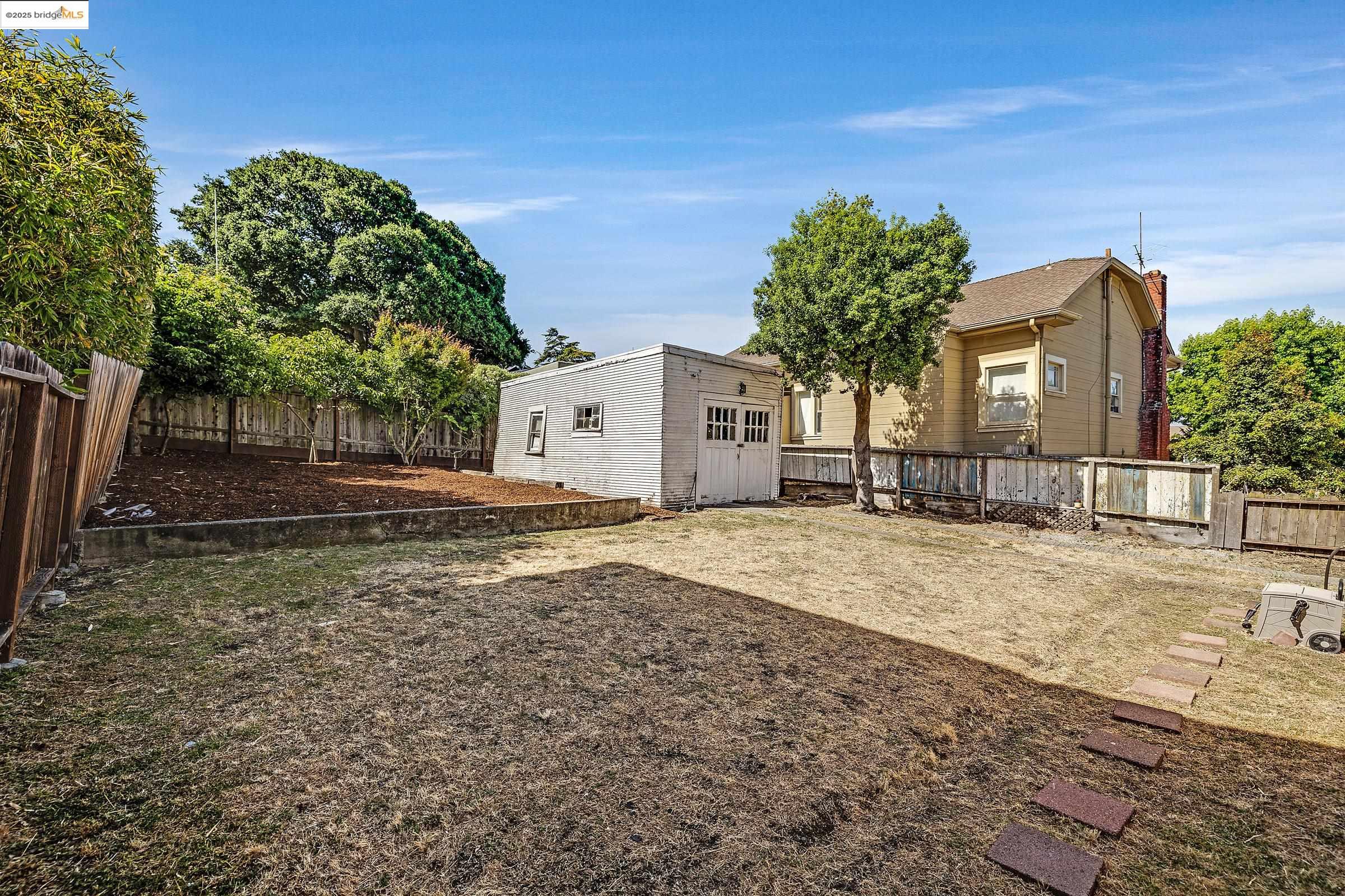 Detail Gallery Image 23 of 50 For 1502 Marin Ave, Albany,  CA 94706 - 2 Beds | 1 Baths