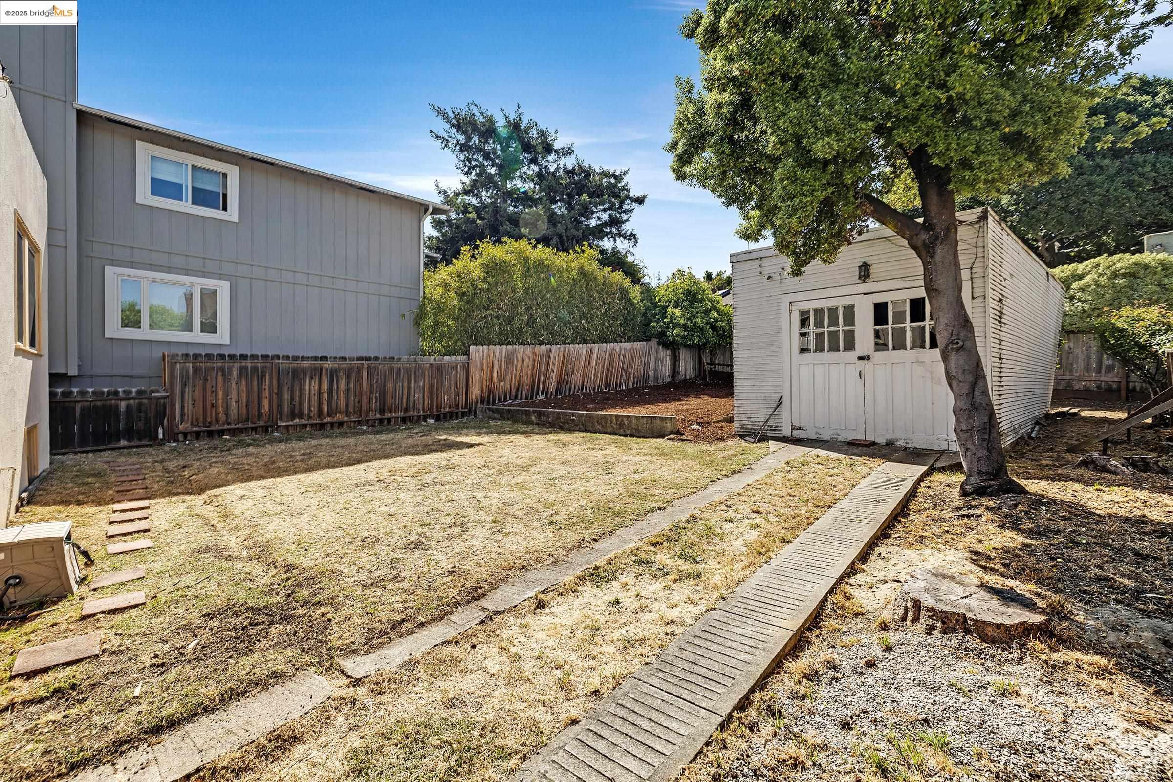 Detail Gallery Image 25 of 50 For 1502 Marin Ave, Albany,  CA 94706 - 2 Beds | 1 Baths