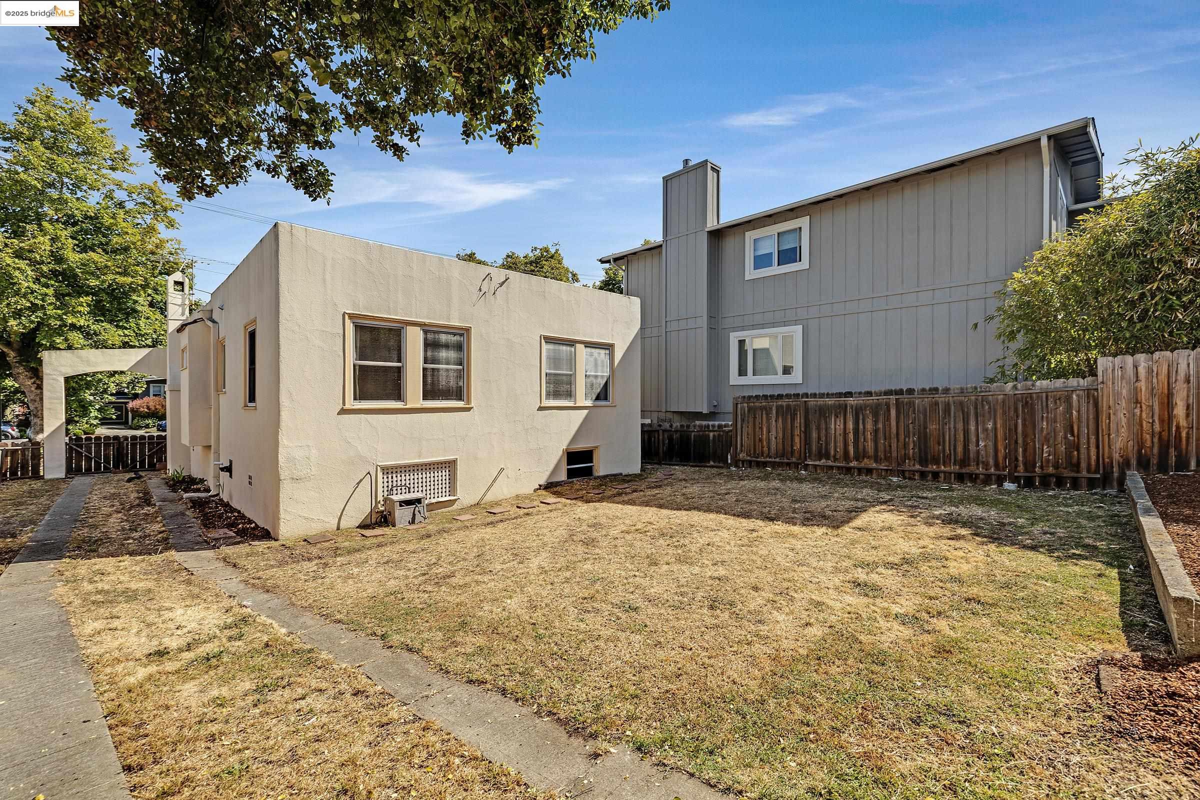 Detail Gallery Image 26 of 50 For 1502 Marin Ave, Albany,  CA 94706 - 2 Beds | 1 Baths