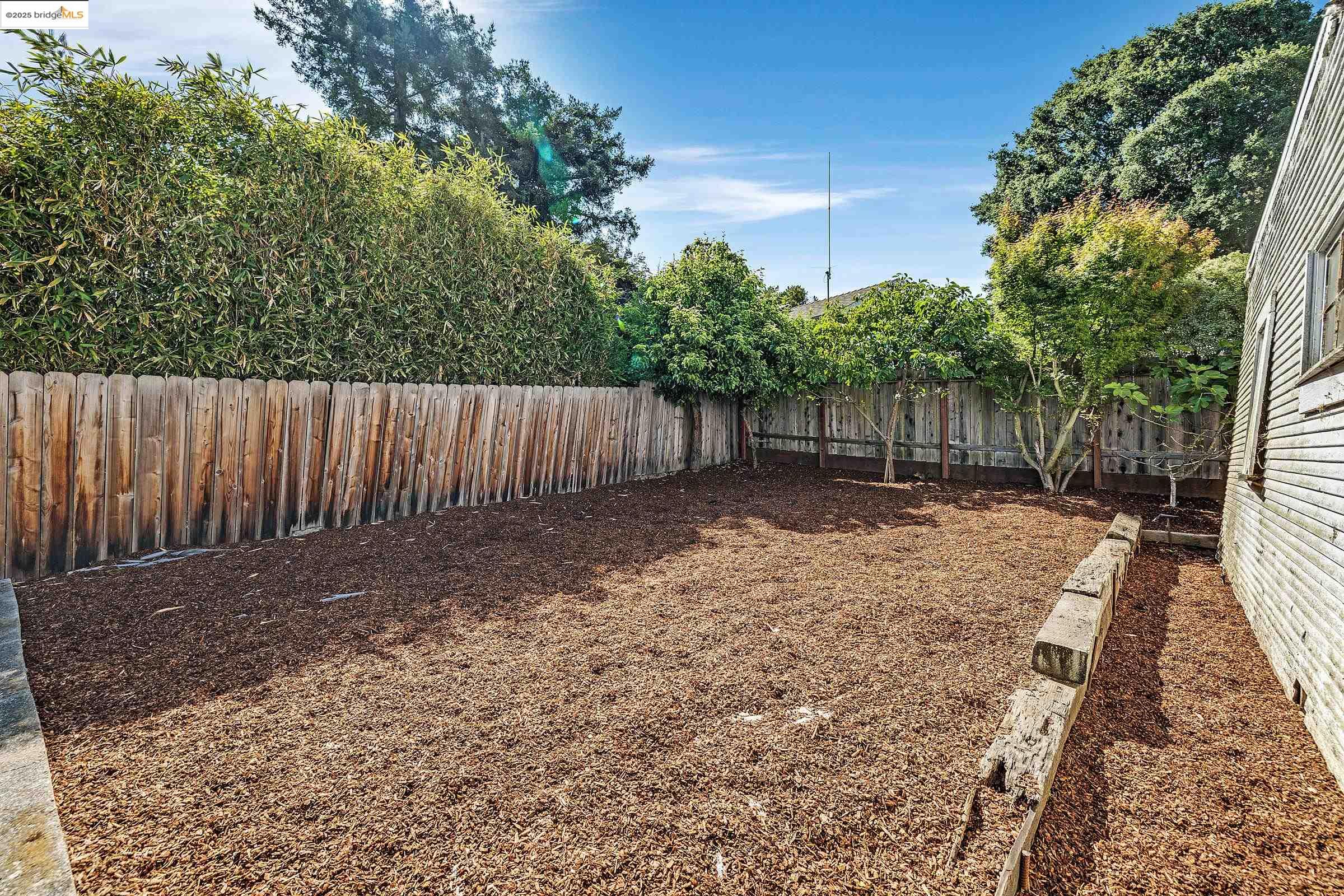 Detail Gallery Image 27 of 50 For 1502 Marin Ave, Albany,  CA 94706 - 2 Beds | 1 Baths