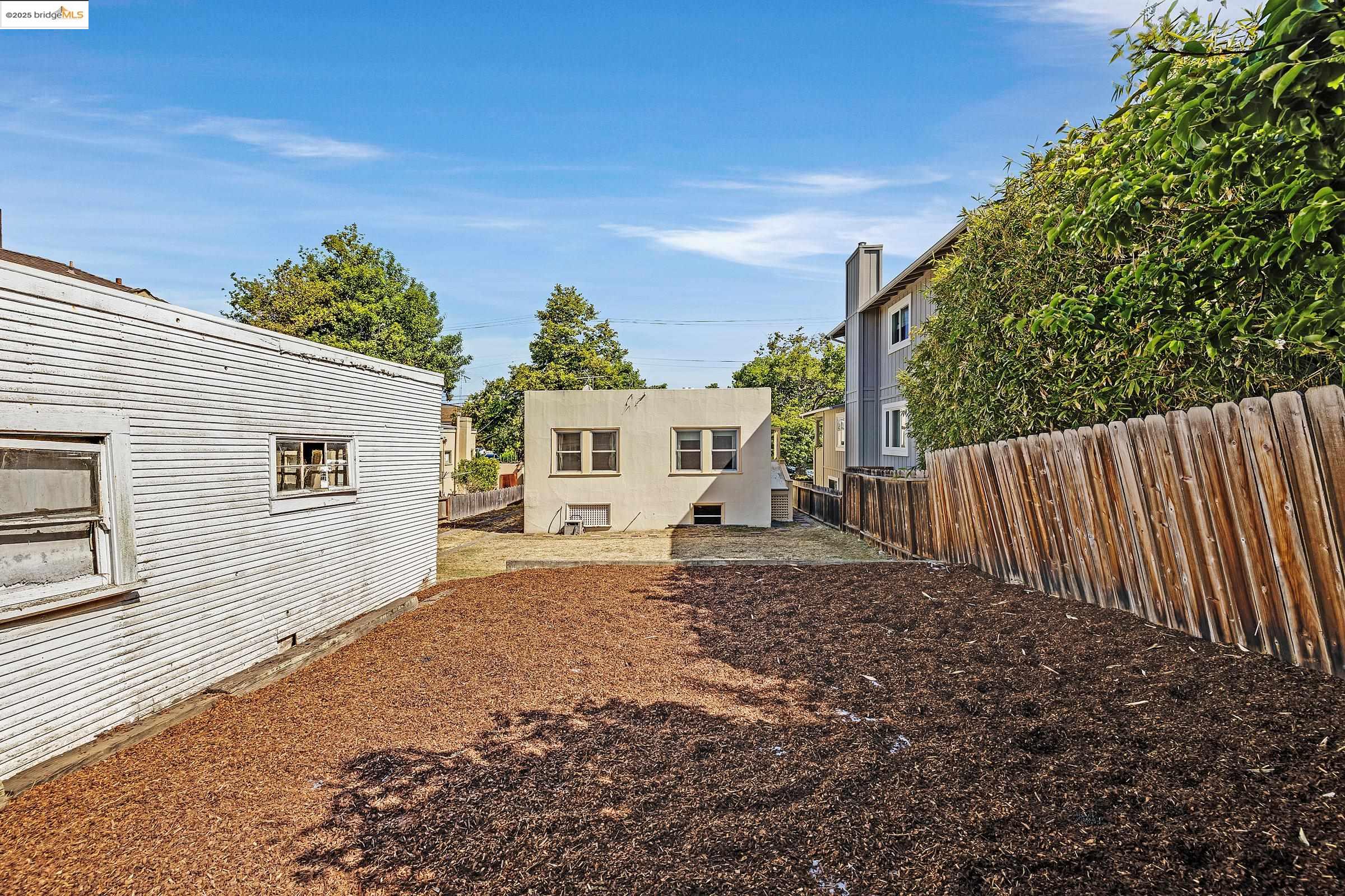 Detail Gallery Image 29 of 50 For 1502 Marin Ave, Albany,  CA 94706 - 2 Beds | 1 Baths