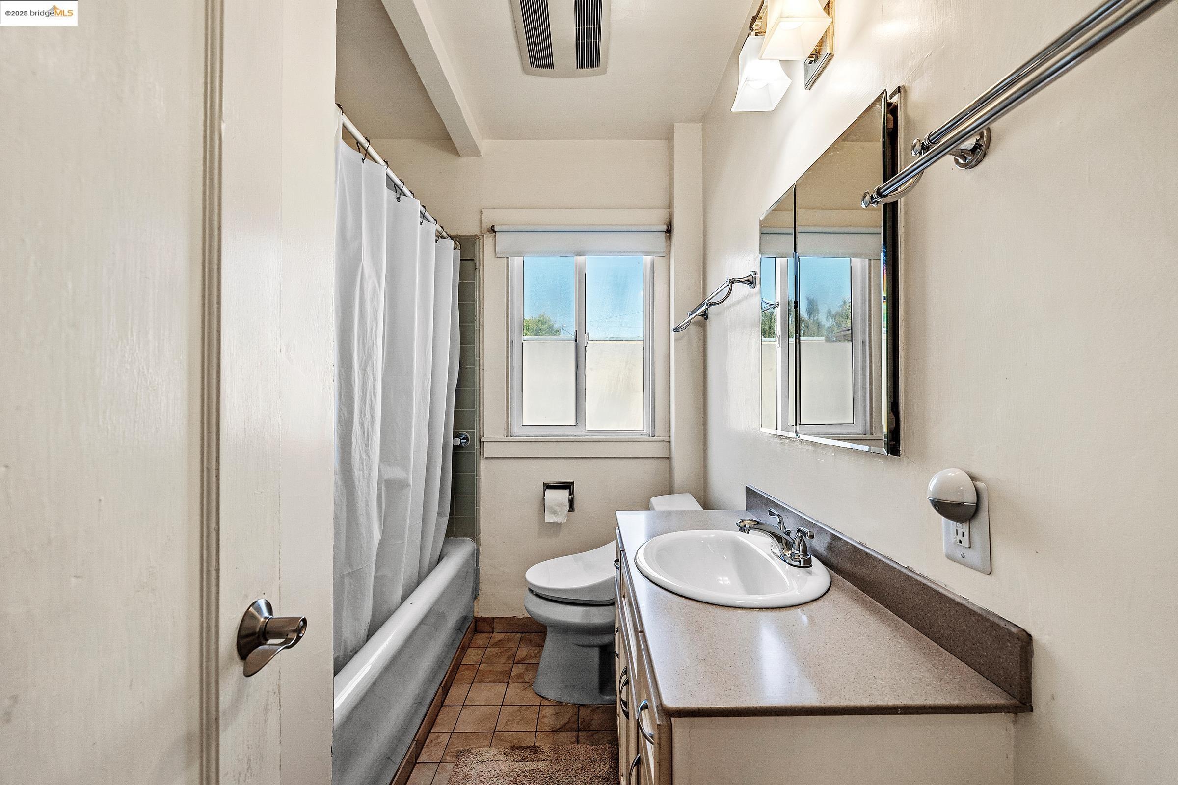 Detail Gallery Image 35 of 50 For 1502 Marin Ave, Albany,  CA 94706 - 2 Beds | 1 Baths