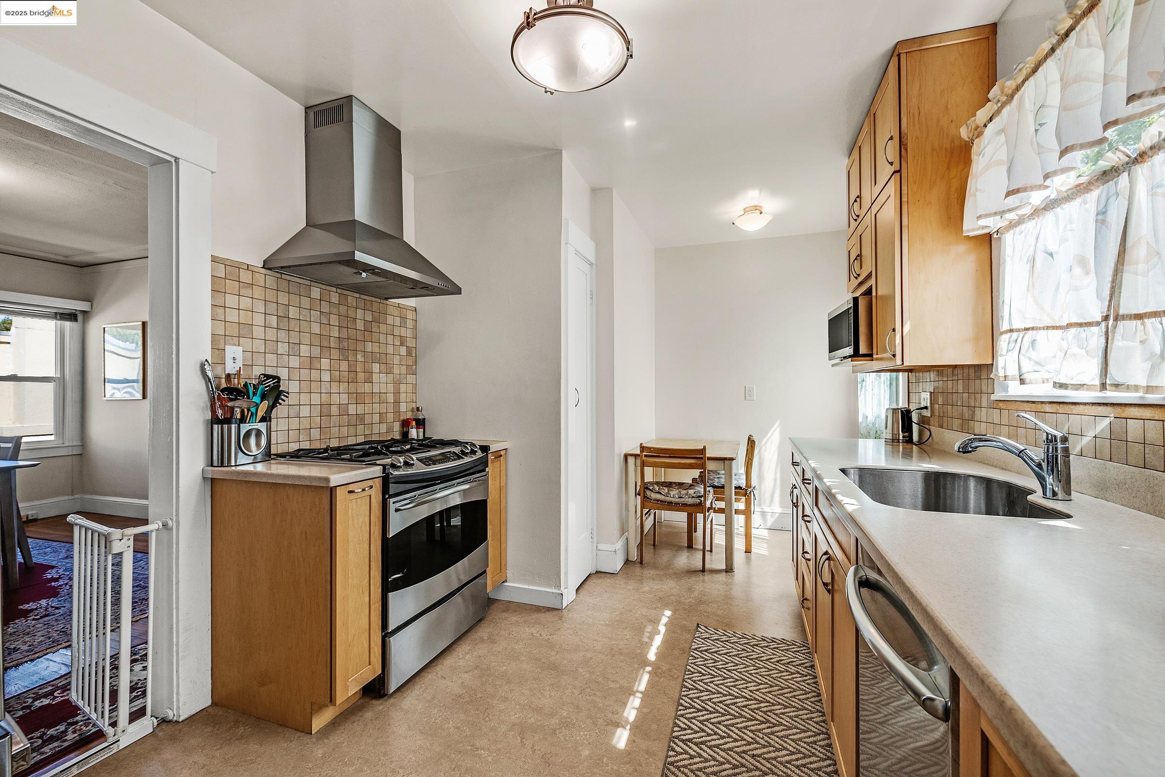 Detail Gallery Image 48 of 50 For 1502 Marin Ave, Albany,  CA 94706 - 2 Beds | 1 Baths