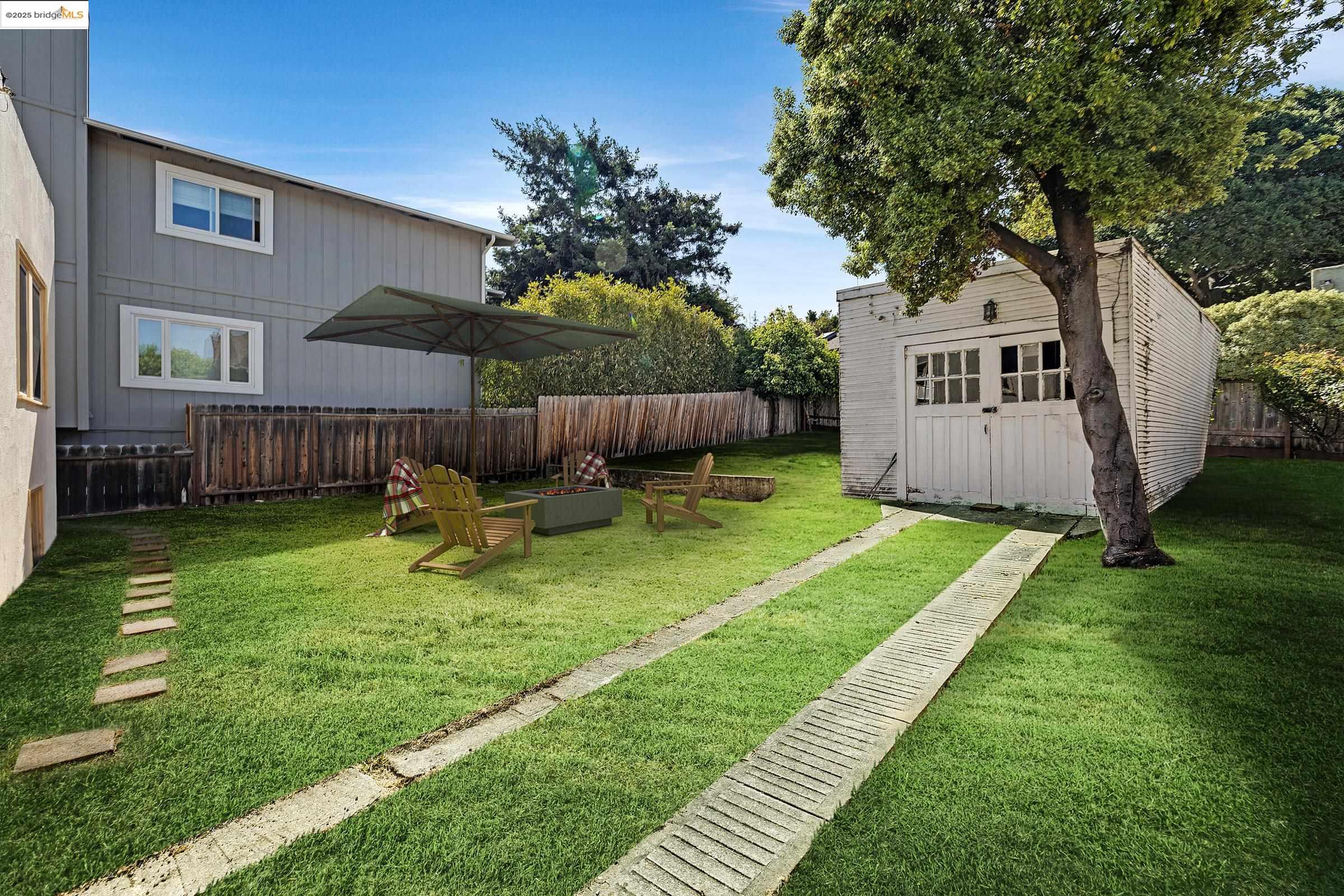 Detail Gallery Image 9 of 50 For 1502 Marin Ave, Albany,  CA 94706 - 2 Beds | 1 Baths