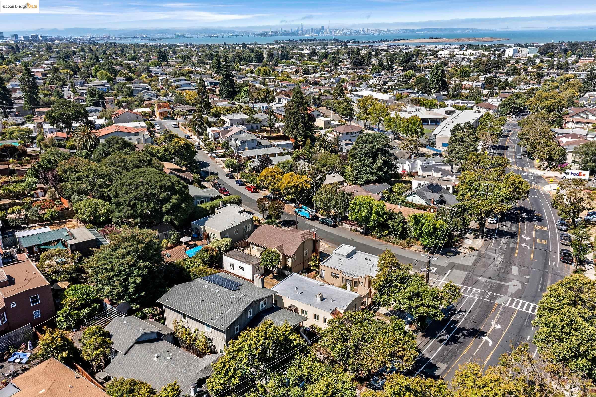Detail Gallery Image 10 of 50 For 1502 Marin Ave, Albany,  CA 94706 - 2 Beds | 1 Baths