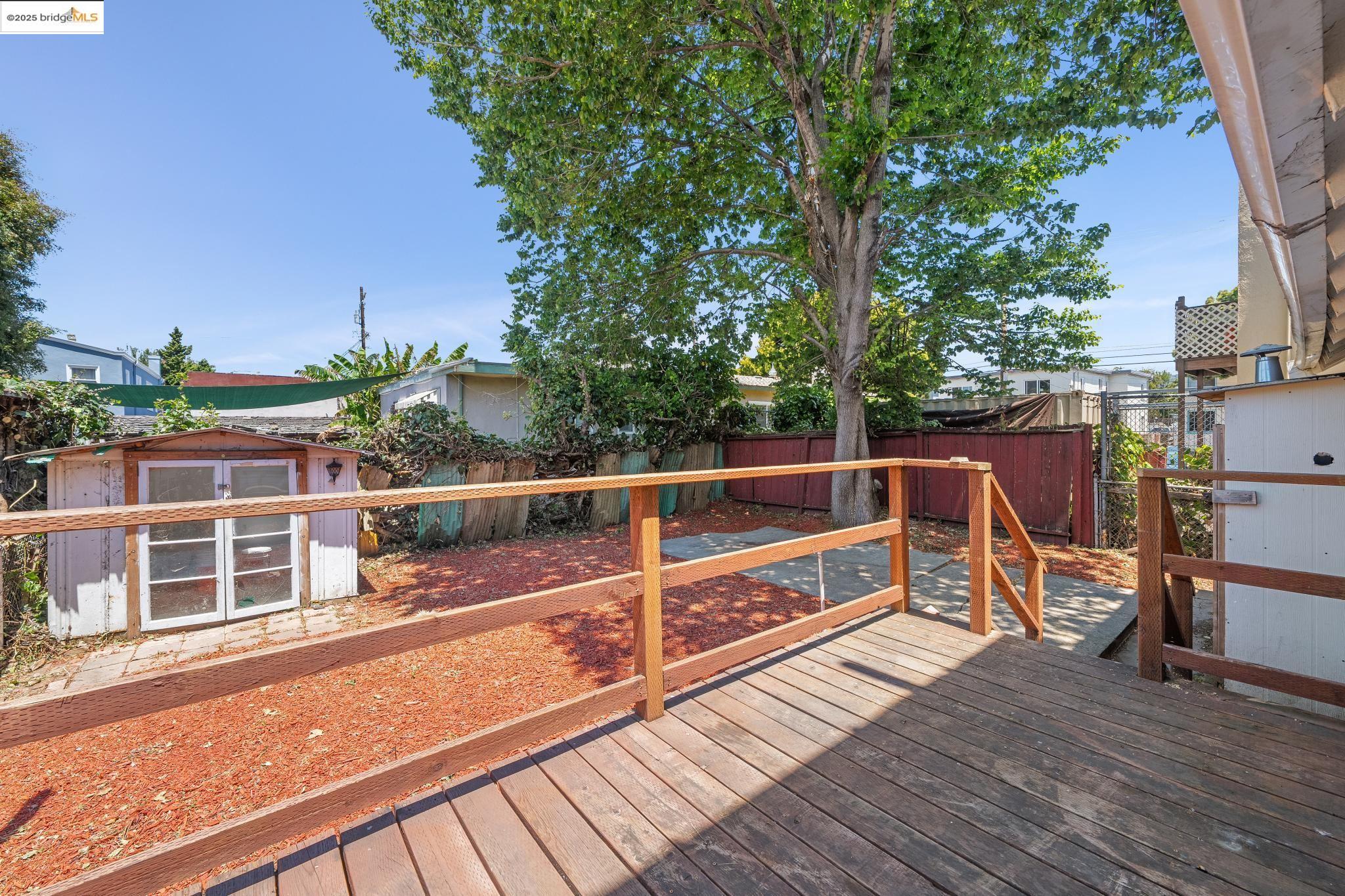 Detail Gallery Image 11 of 18 For 604 56th Street, Oakland,  CA 94609 - 4 Beds | 1/1 Baths