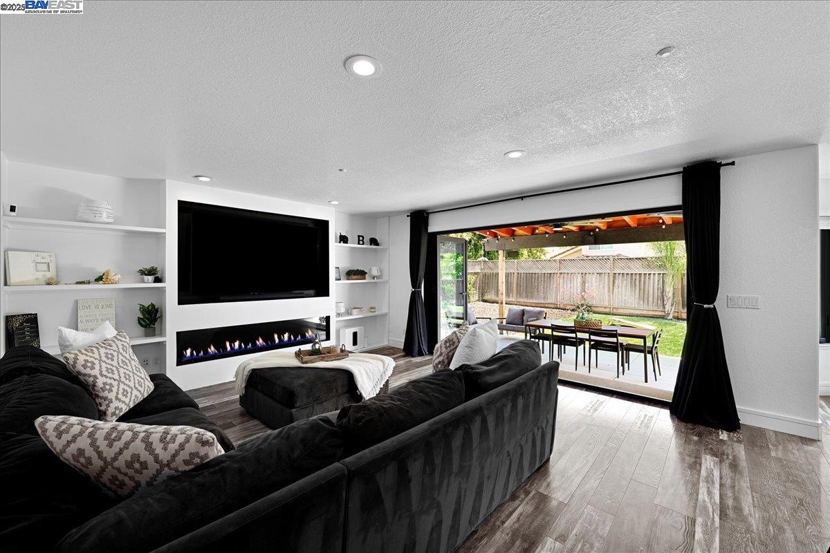 Detail Gallery Image 14 of 60 For 1890 Conte Way, Morgan Hill,  CA 95037 - 4 Beds | 3 Baths