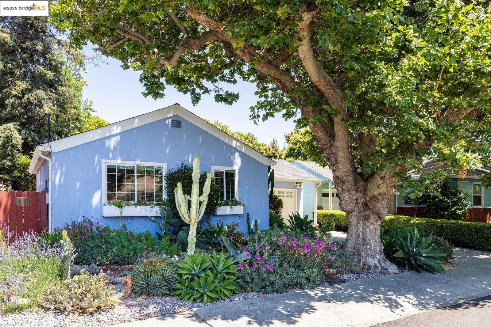 Detail Gallery Image 18 of 34 For 15728 Paseo Del Campo, San Lorenzo,  CA 94580 - 3 Beds | 2 Baths