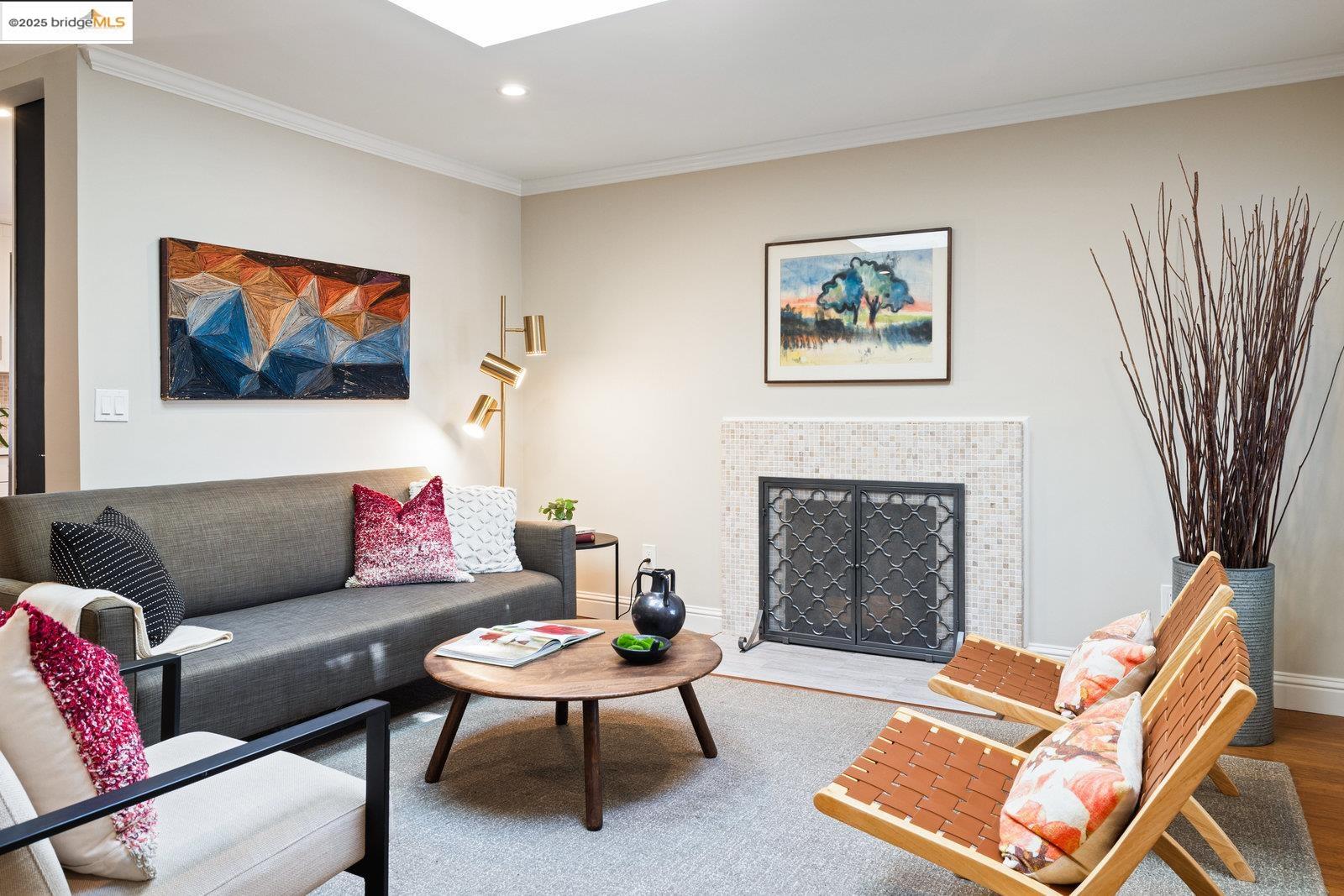 Detail Gallery Image 3 of 34 For 15728 Paseo Del Campo, San Lorenzo,  CA 94580 - 3 Beds | 2 Baths
