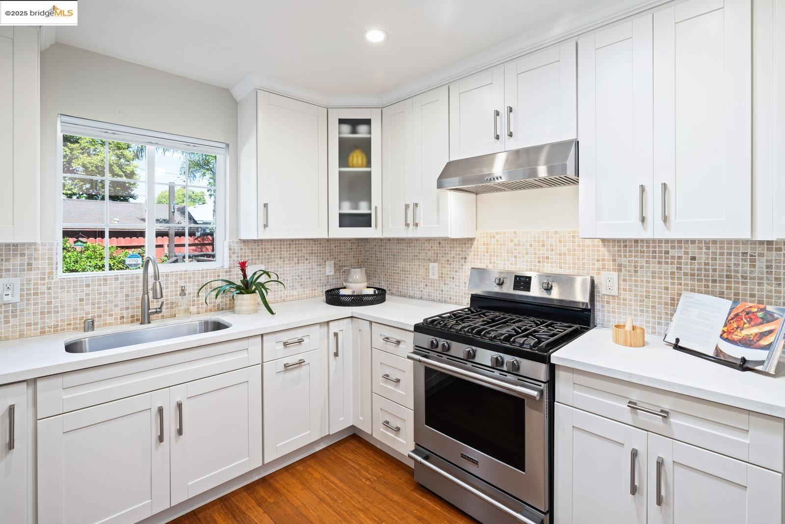 Detail Gallery Image 8 of 34 For 15728 Paseo Del Campo, San Lorenzo,  CA 94580 - 3 Beds | 2 Baths