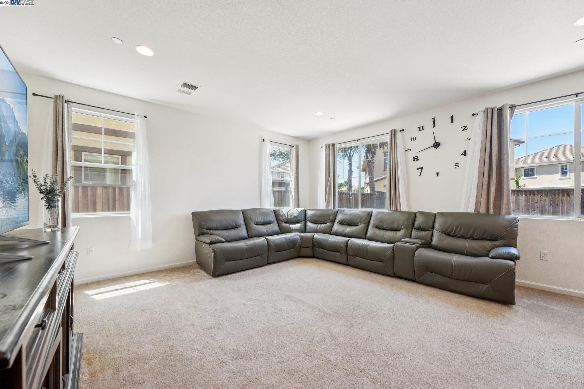 Detail Gallery Image 6 of 45 For 4778 Hawkins St, Antioch,  CA 94531 - 4 Beds | 3 Baths