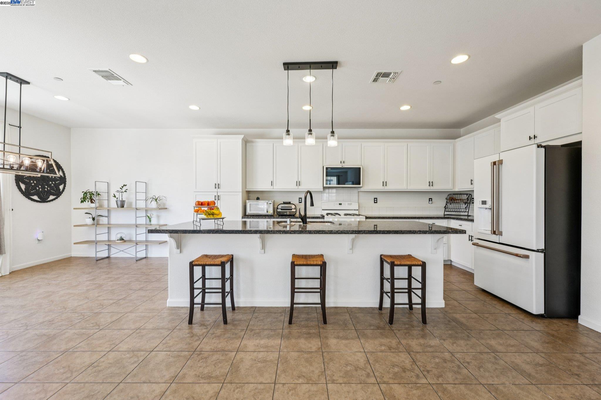 Detail Gallery Image 8 of 45 For 4778 Hawkins St, Antioch,  CA 94531 - 4 Beds | 3 Baths