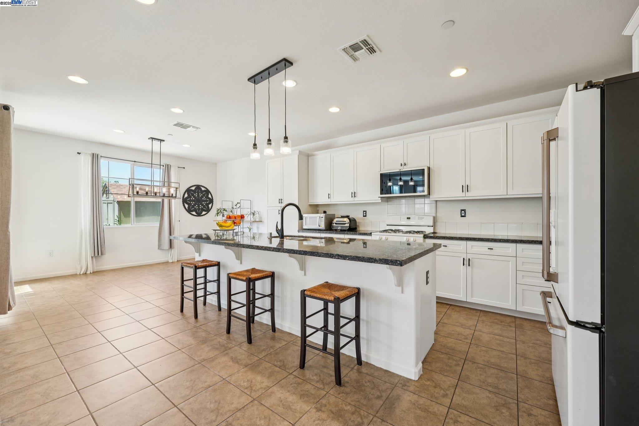 Detail Gallery Image 9 of 45 For 4778 Hawkins St, Antioch,  CA 94531 - 4 Beds | 3 Baths