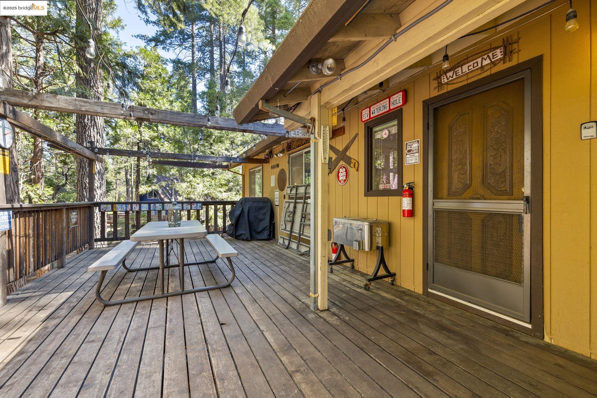 Detail Gallery Image 3 of 22 For 2119 Silverado Way, Arnold,  CA 95223 - 3 Beds | 2/1 Baths