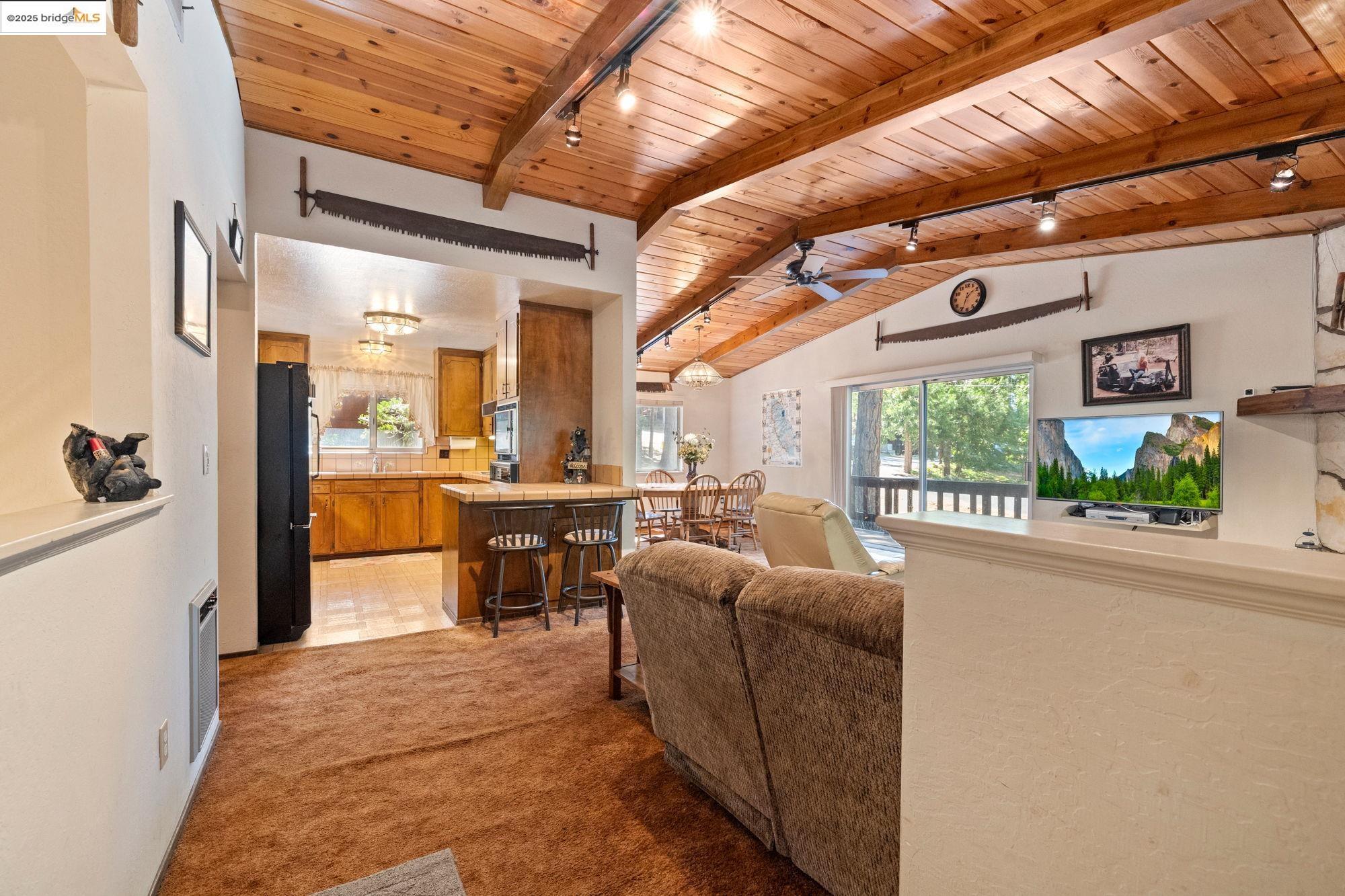 Detail Gallery Image 4 of 22 For 2119 Silverado Way, Arnold,  CA 95223 - 3 Beds | 2/1 Baths
