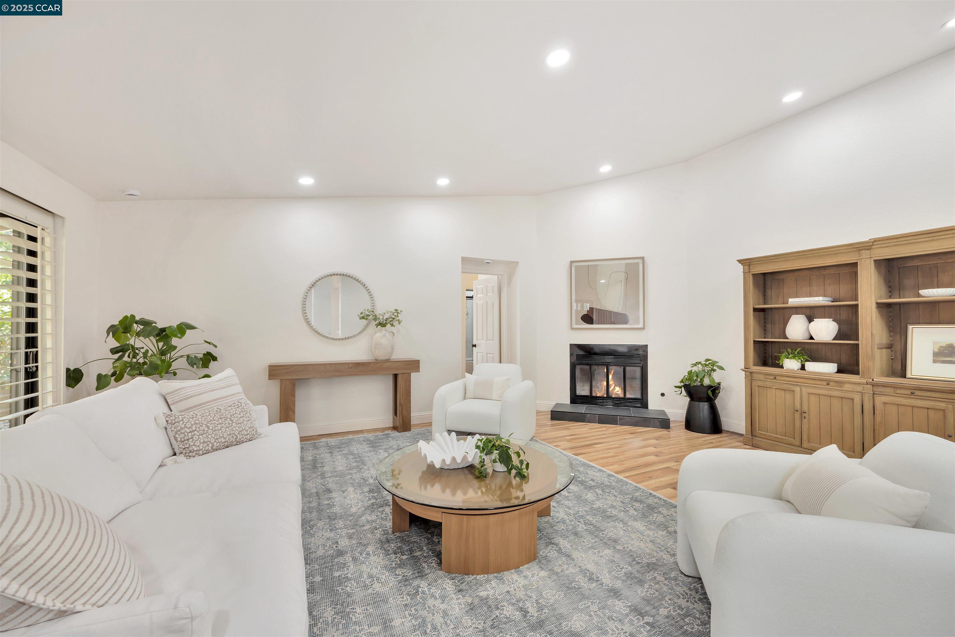 Photo #5: 41103530 Listing 