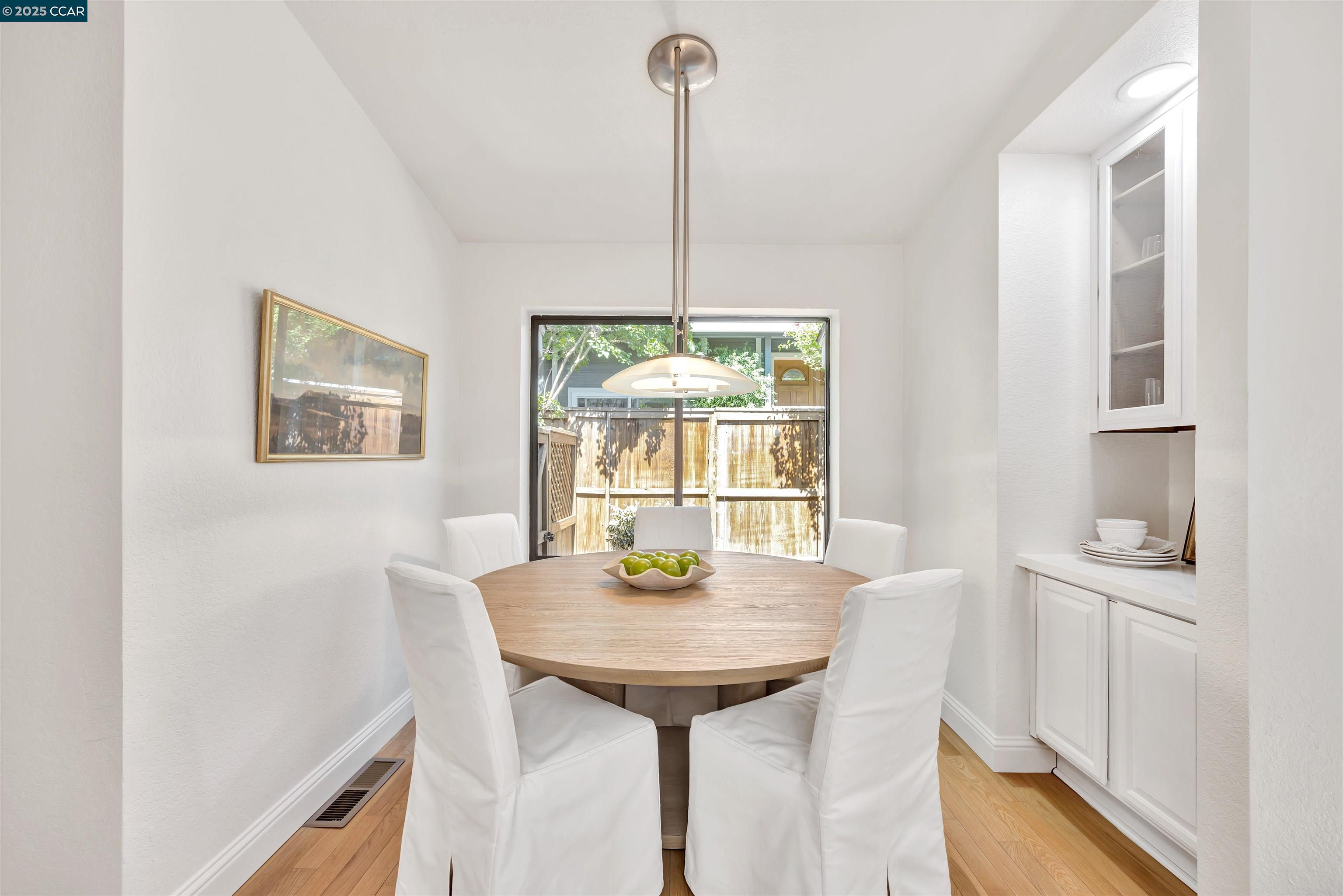 Photo #8: 41103530 Listing: Photo #8