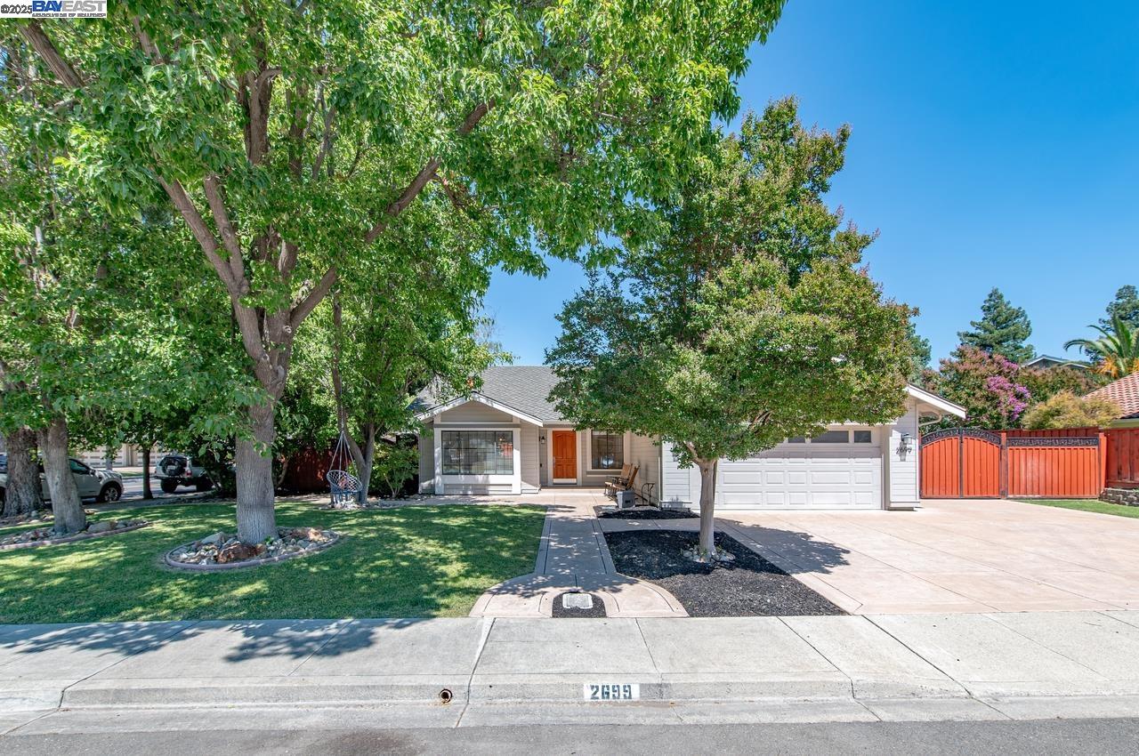 Detail Gallery Image 2 of 45 For 2699 Calle Morelia, Pleasanton,  CA 94566 - 4 Beds | 2 Baths