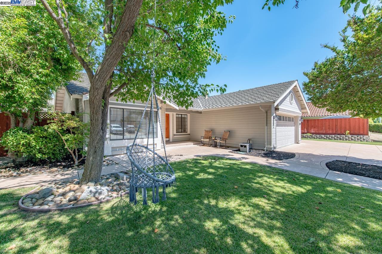 Detail Gallery Image 4 of 45 For 2699 Calle Morelia, Pleasanton,  CA 94566 - 4 Beds | 2 Baths