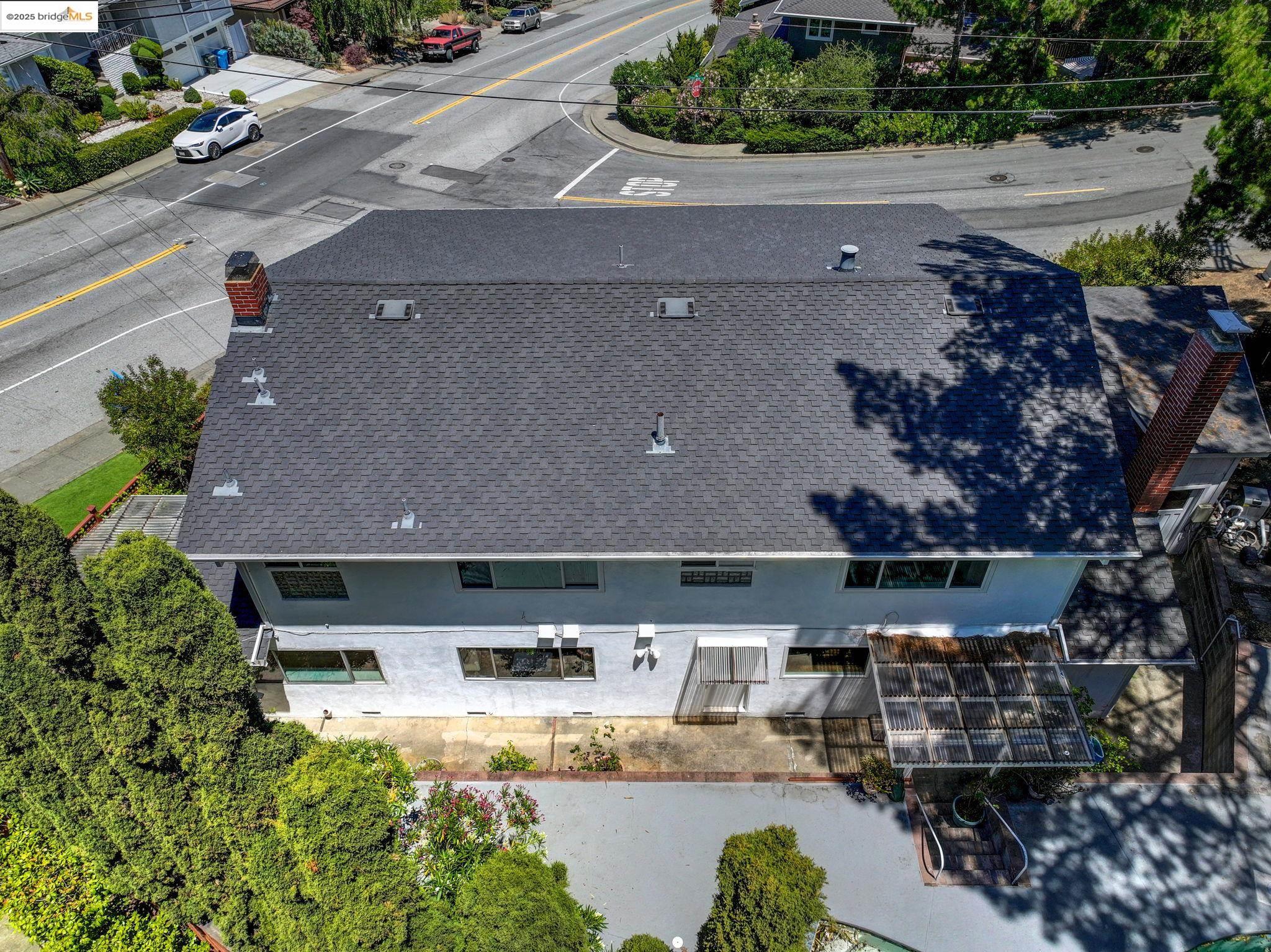 Detail Gallery Image 11 of 40 For 3271 Brittan Ave, San Carlos,  CA 94070 - 4 Beds | 2/1 Baths