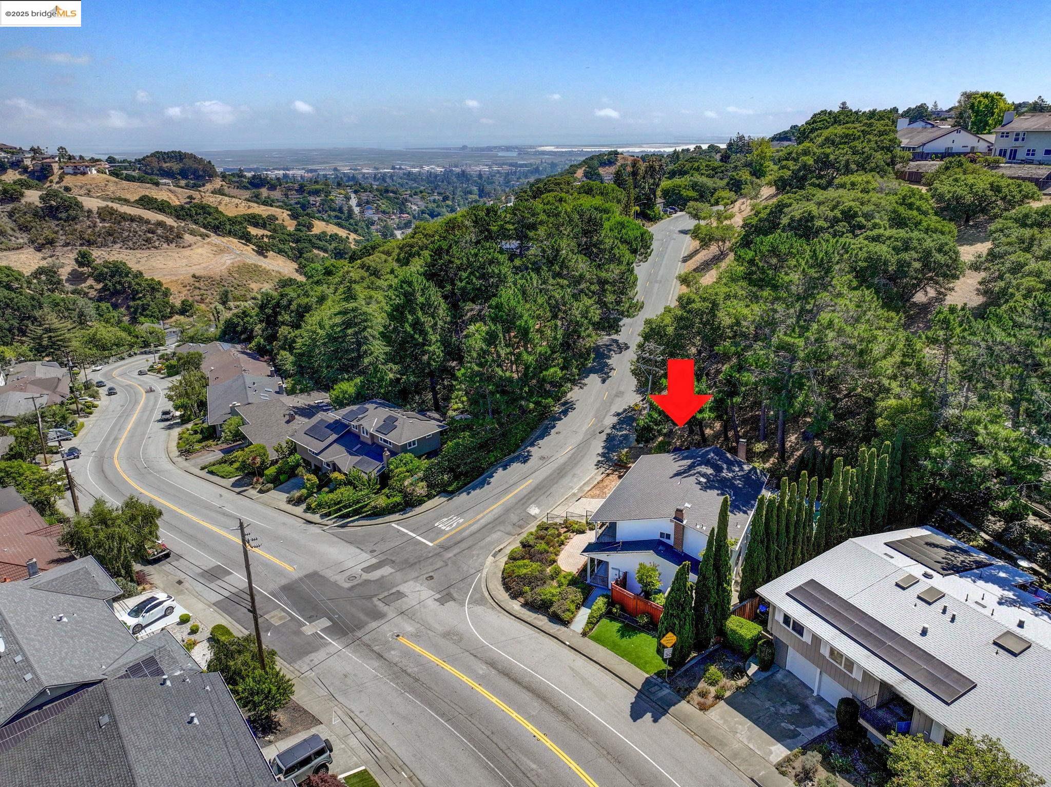 Detail Gallery Image 18 of 40 For 3271 Brittan Ave, San Carlos,  CA 94070 - 4 Beds | 2/1 Baths