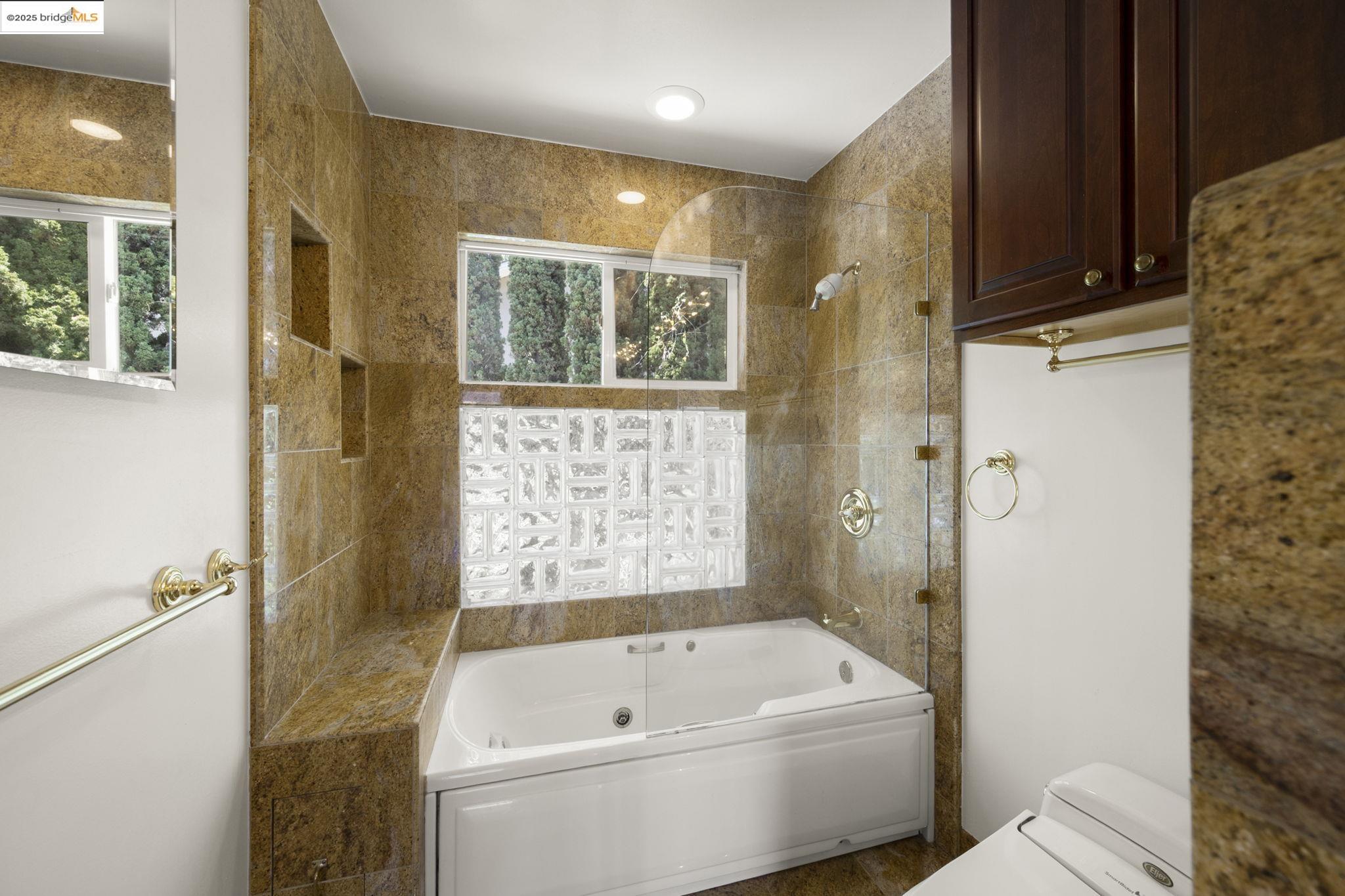 Detail Gallery Image 32 of 40 For 3271 Brittan Ave, San Carlos,  CA 94070 - 4 Beds | 2/1 Baths