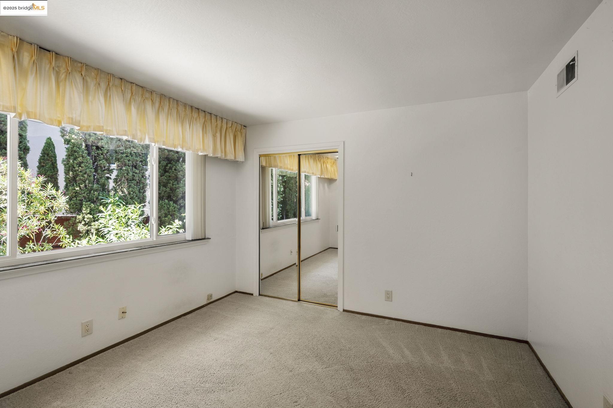 Detail Gallery Image 38 of 40 For 3271 Brittan Ave, San Carlos,  CA 94070 - 4 Beds | 2/1 Baths