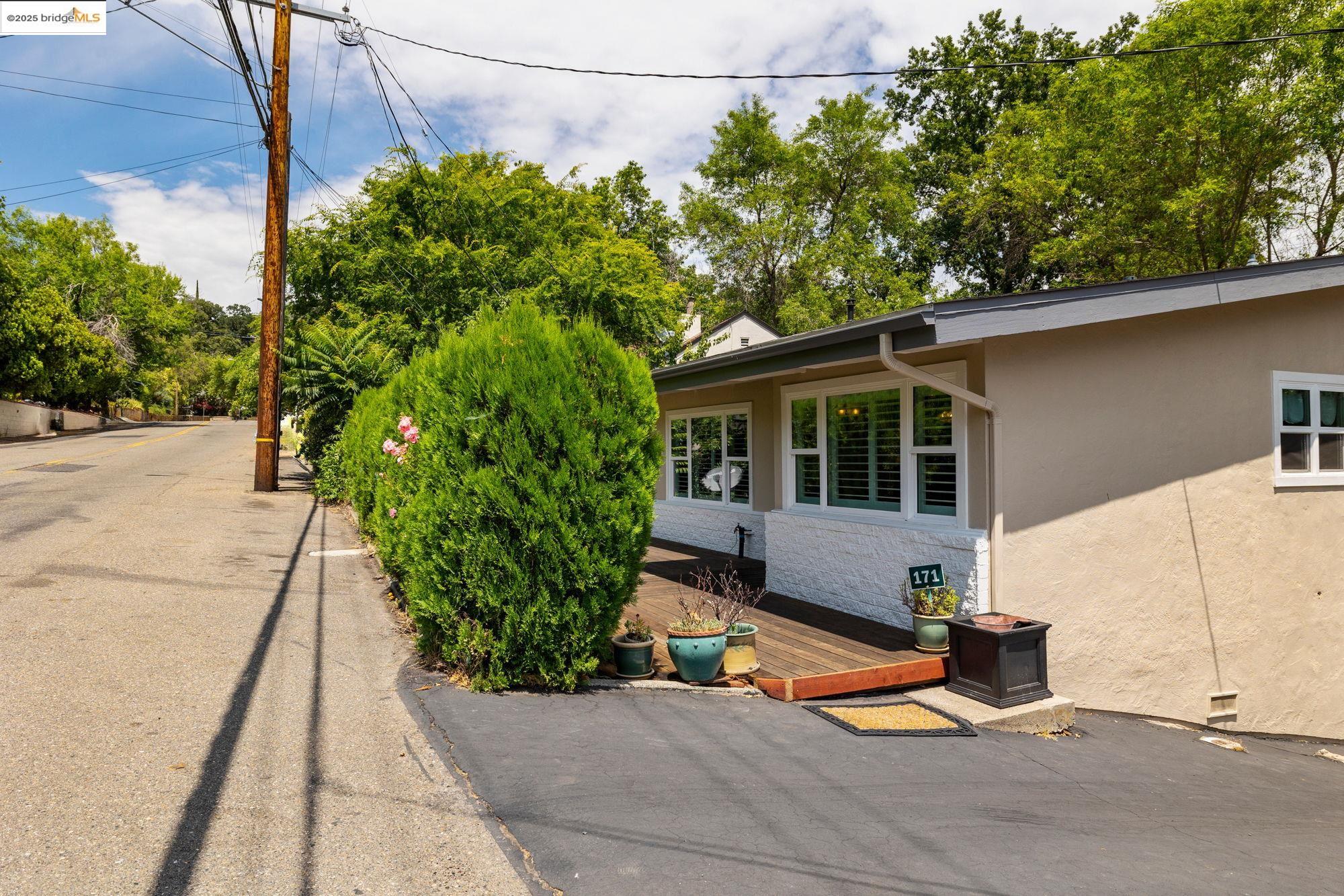 Detail Gallery Image 3 of 41 For 171 Lyons, Sonora,  CA 95370 - 2 Beds | 1 Baths