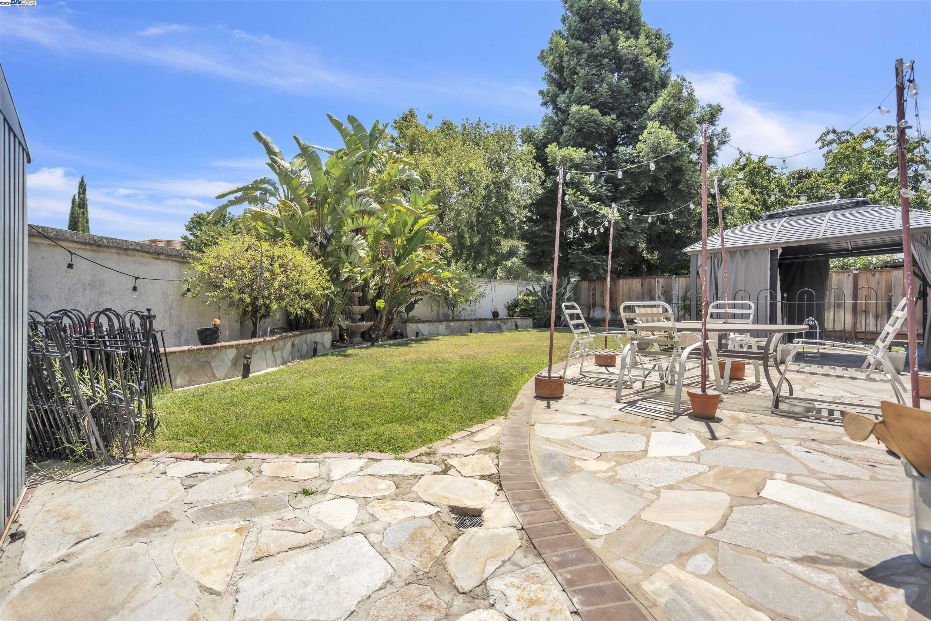 Detail Gallery Image 13 of 52 For 2096 Goldpine Way, Antioch,  CA 94509 - 5 Beds | 3 Baths