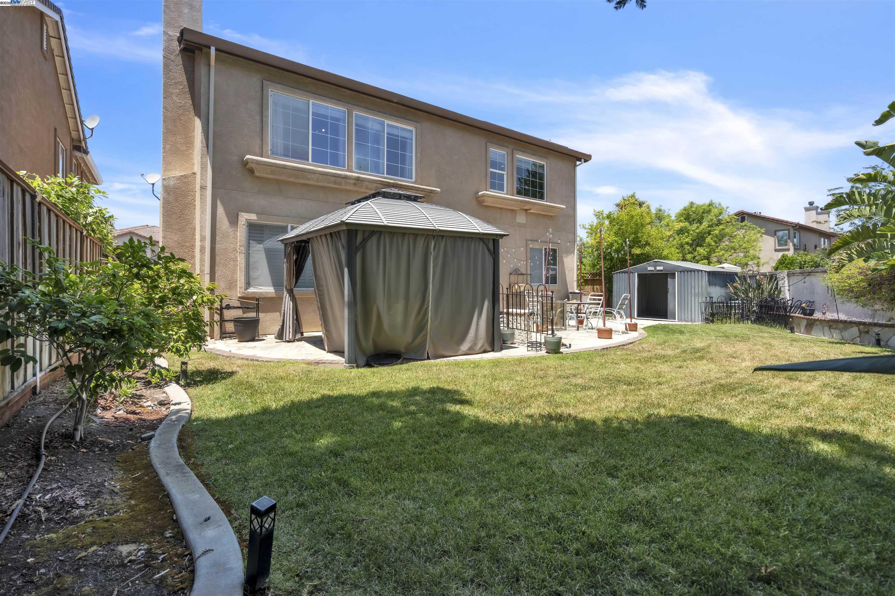 Detail Gallery Image 18 of 52 For 2096 Goldpine Way, Antioch,  CA 94509 - 5 Beds | 3 Baths