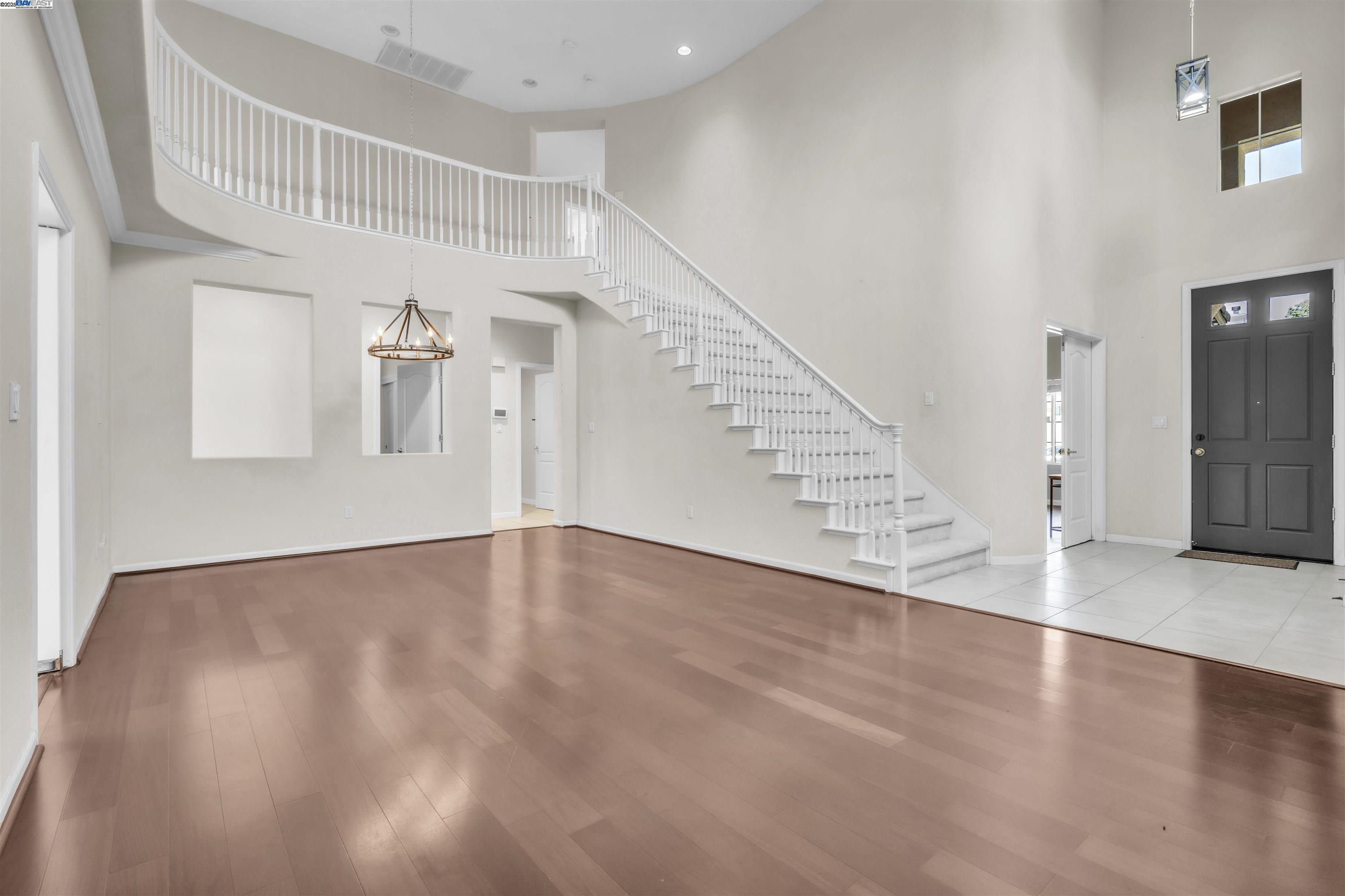 Detail Gallery Image 3 of 52 For 2096 Goldpine Way, Antioch,  CA 94509 - 5 Beds | 3 Baths