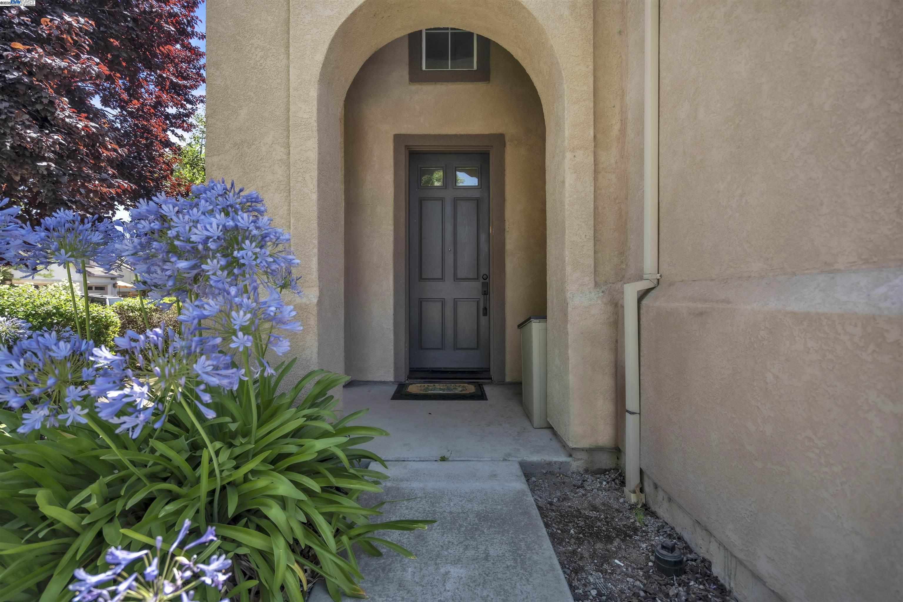 Detail Gallery Image 27 of 52 For 2096 Goldpine Way, Antioch,  CA 94509 - 5 Beds | 3 Baths