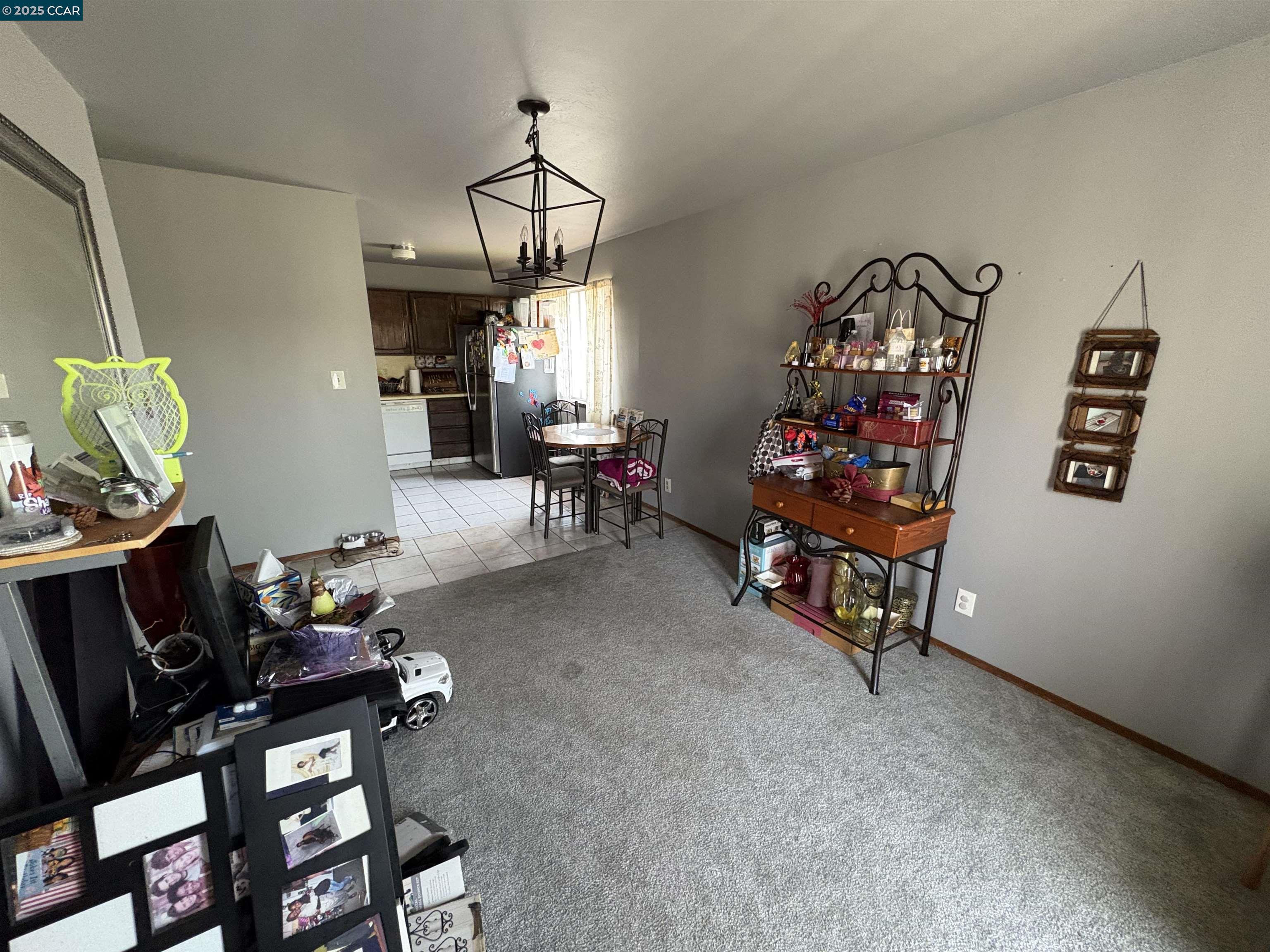 Detail Gallery Image 5 of 28 For 9501 Castlewood Street, Oakland,  CA 94603 - 3 Beds | 2/1 Baths