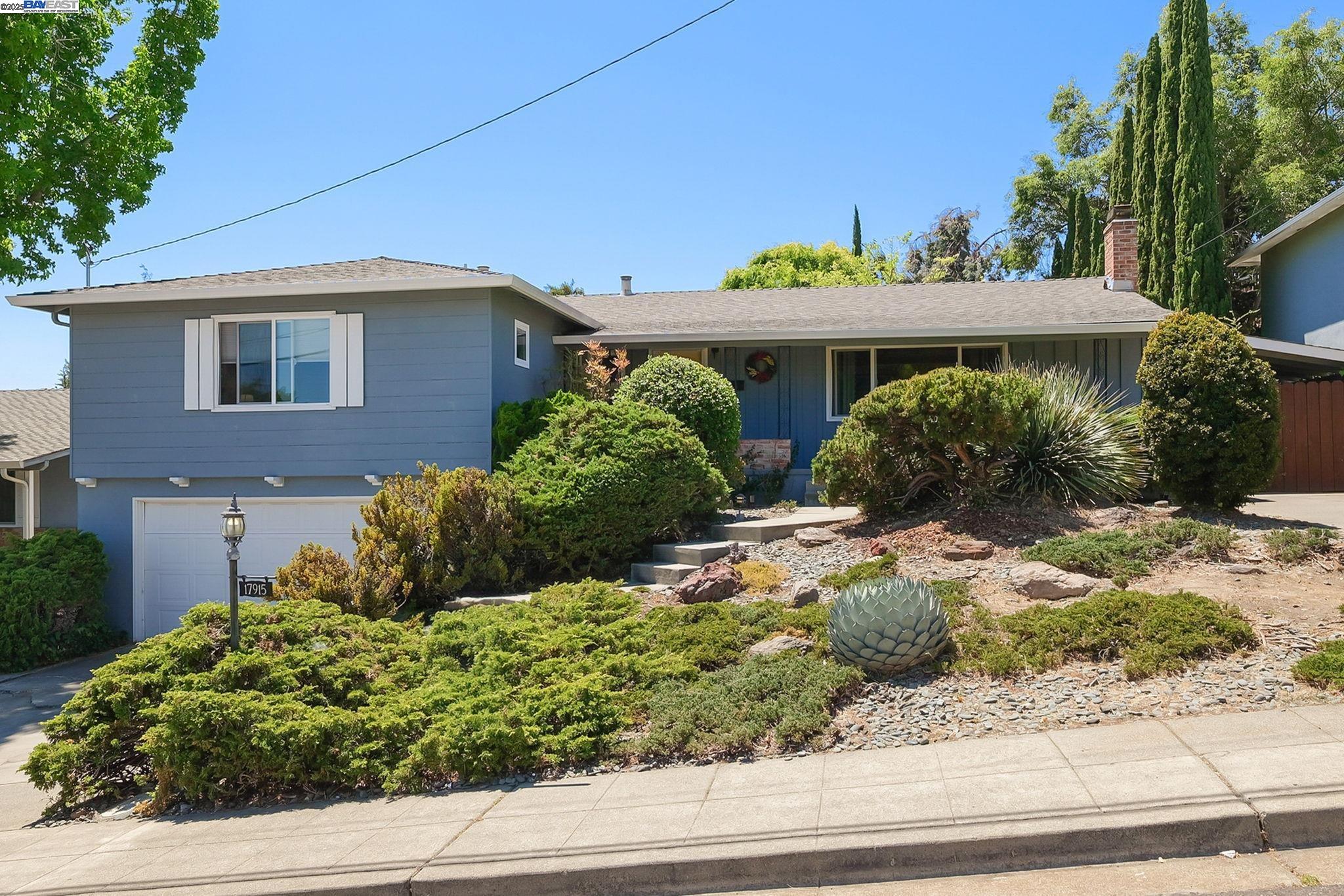 Detail Gallery Image 1 of 20 For 17915 Lamson Rd., Castro Valley,  CA 94546 - 4 Beds | 2/1 Baths