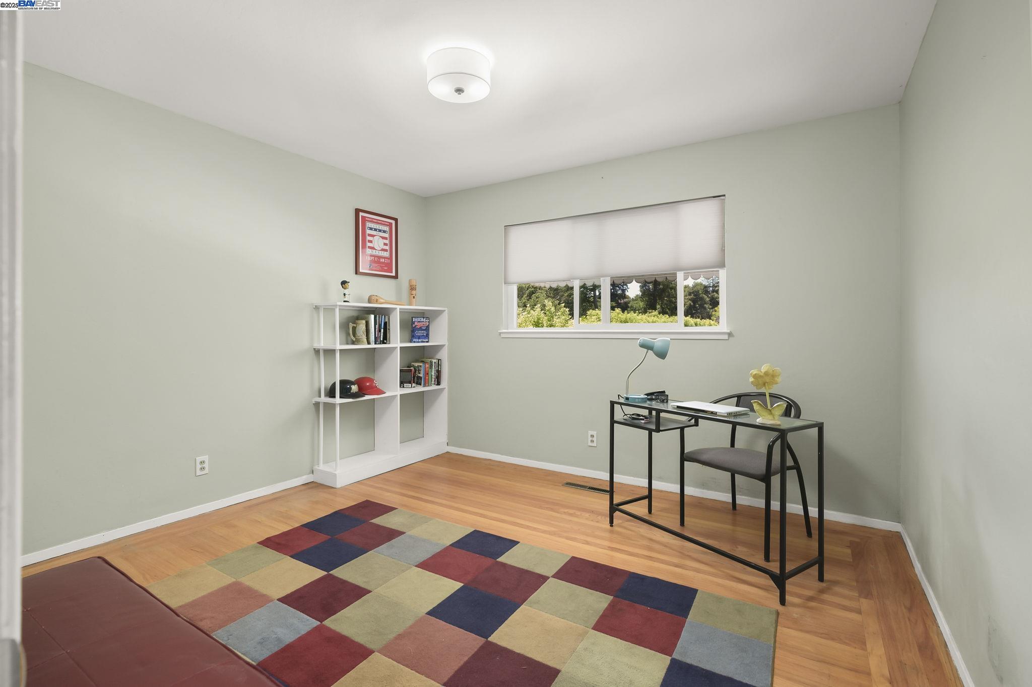 Detail Gallery Image 12 of 20 For 17915 Lamson Rd., Castro Valley,  CA 94546 - 4 Beds | 2/1 Baths