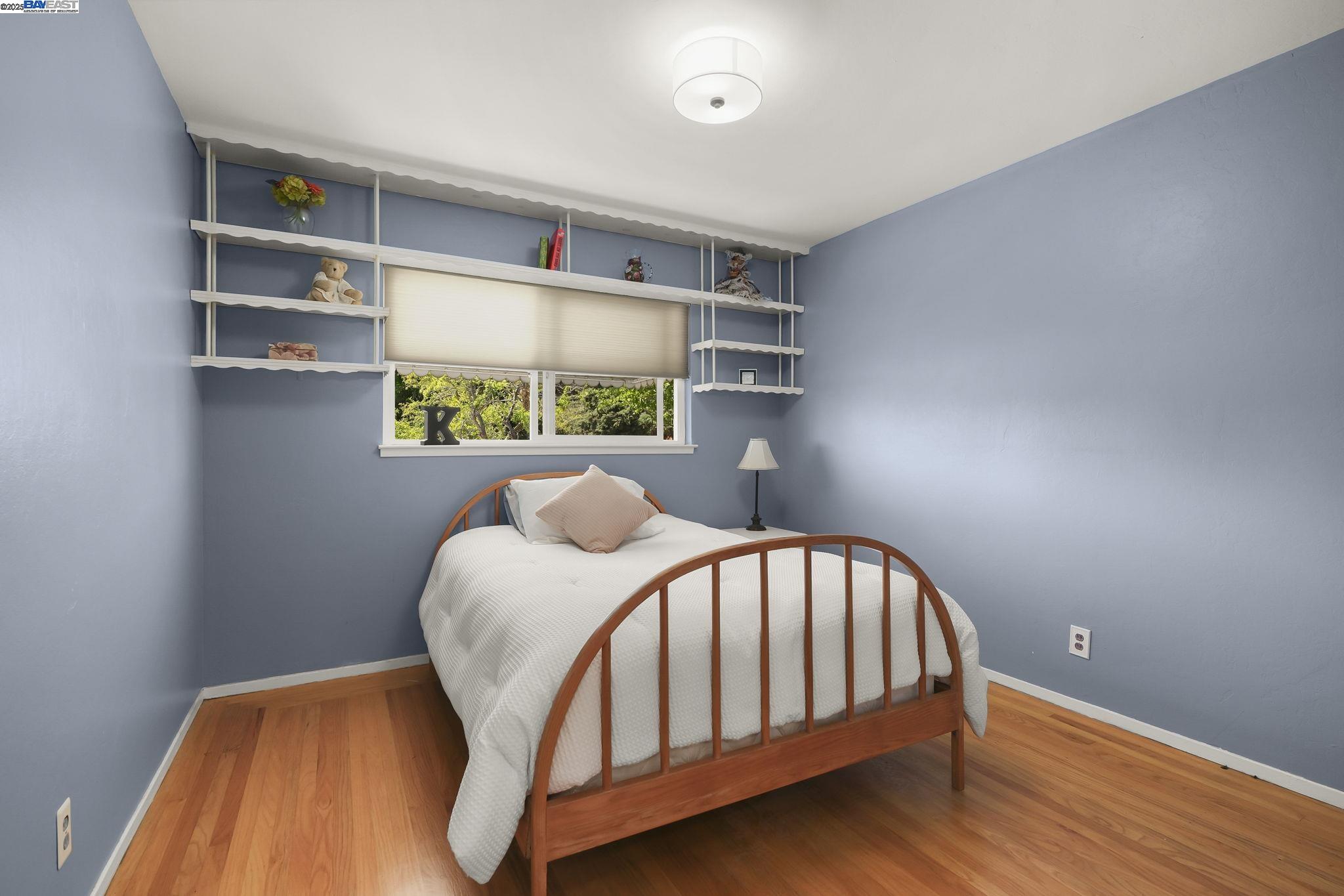 Detail Gallery Image 13 of 20 For 17915 Lamson Rd., Castro Valley,  CA 94546 - 4 Beds | 2/1 Baths