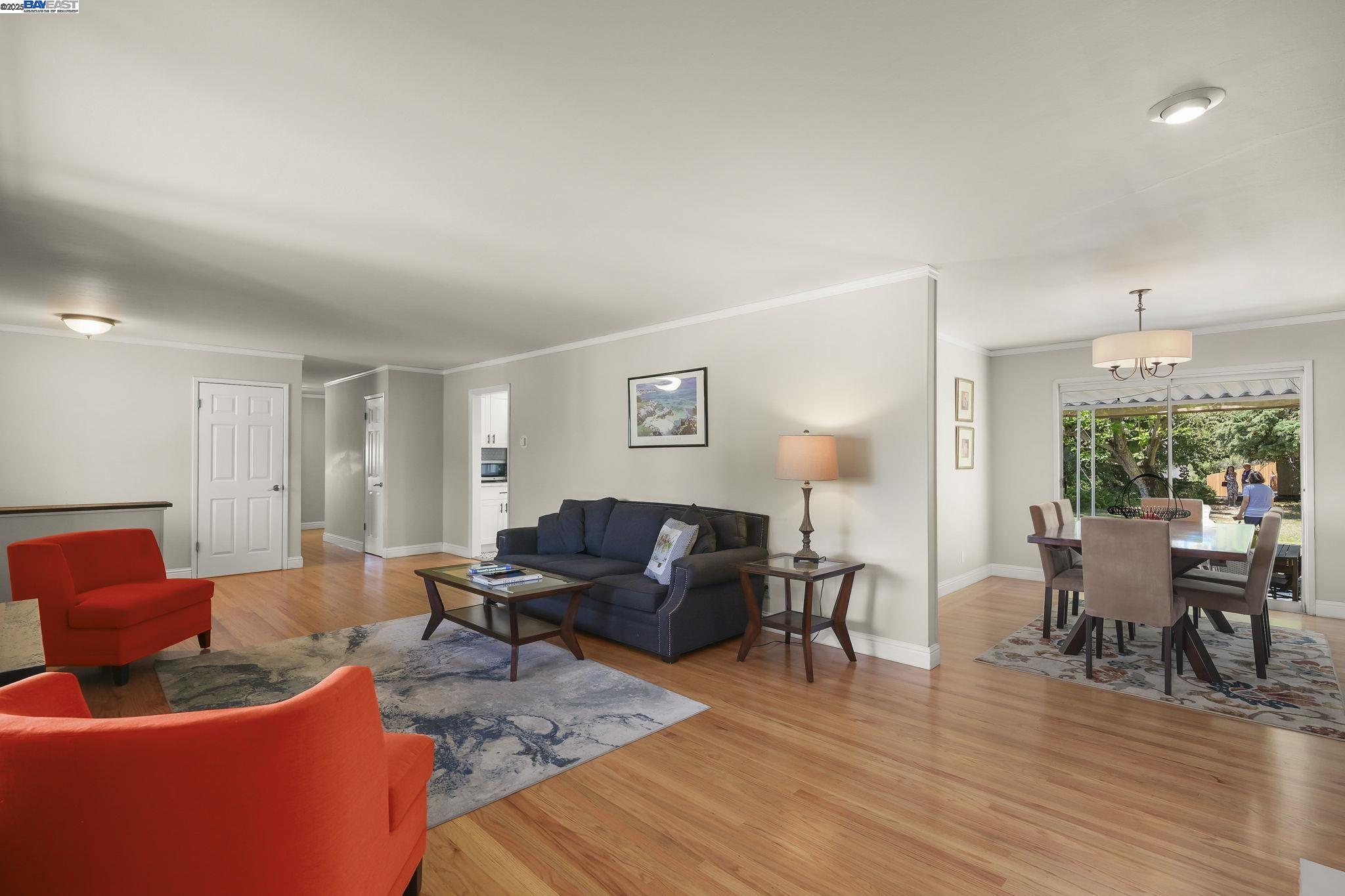 Detail Gallery Image 4 of 20 For 17915 Lamson Rd., Castro Valley,  CA 94546 - 4 Beds | 2/1 Baths