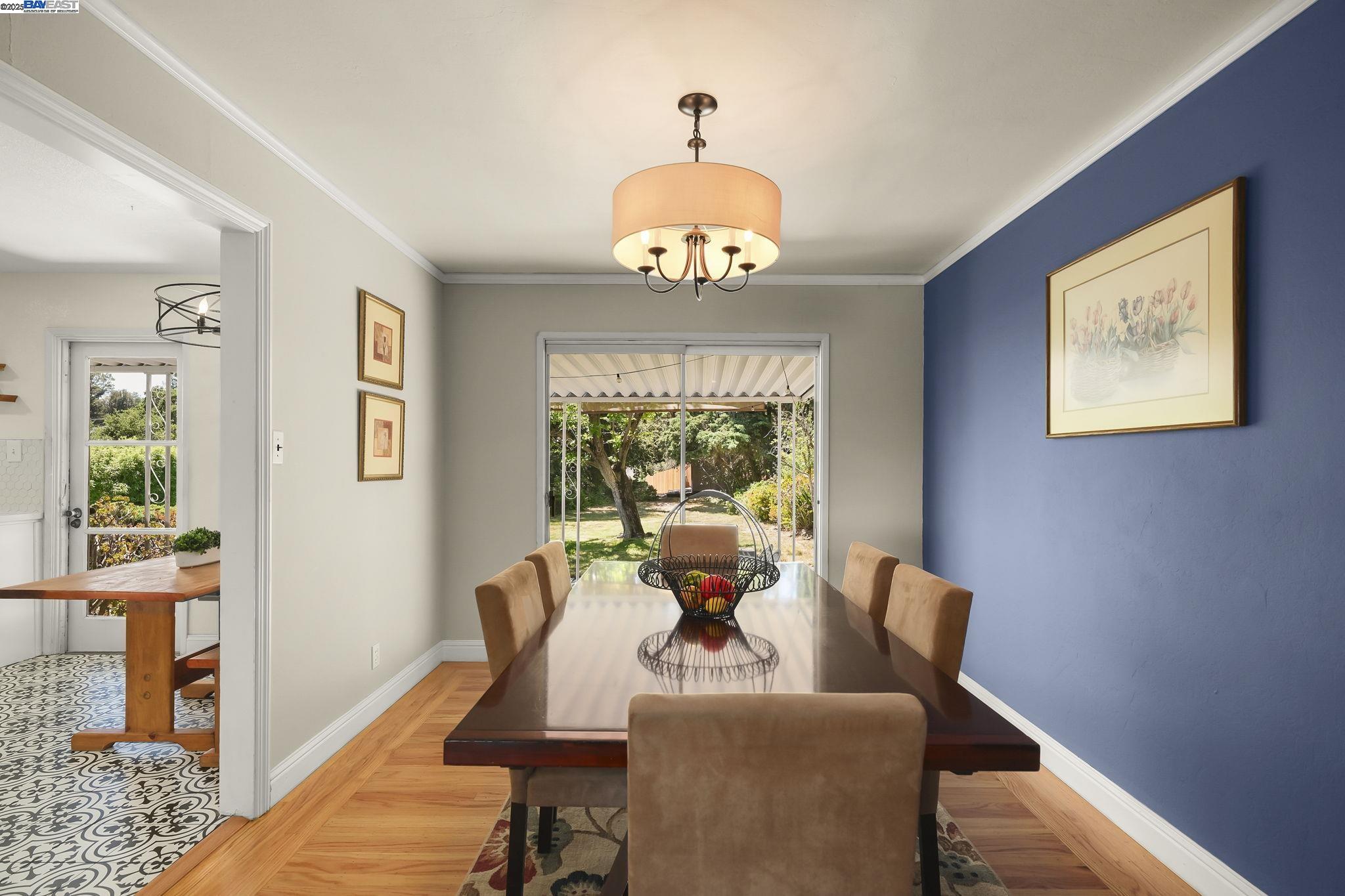Detail Gallery Image 5 of 20 For 17915 Lamson Rd., Castro Valley,  CA 94546 - 4 Beds | 2/1 Baths