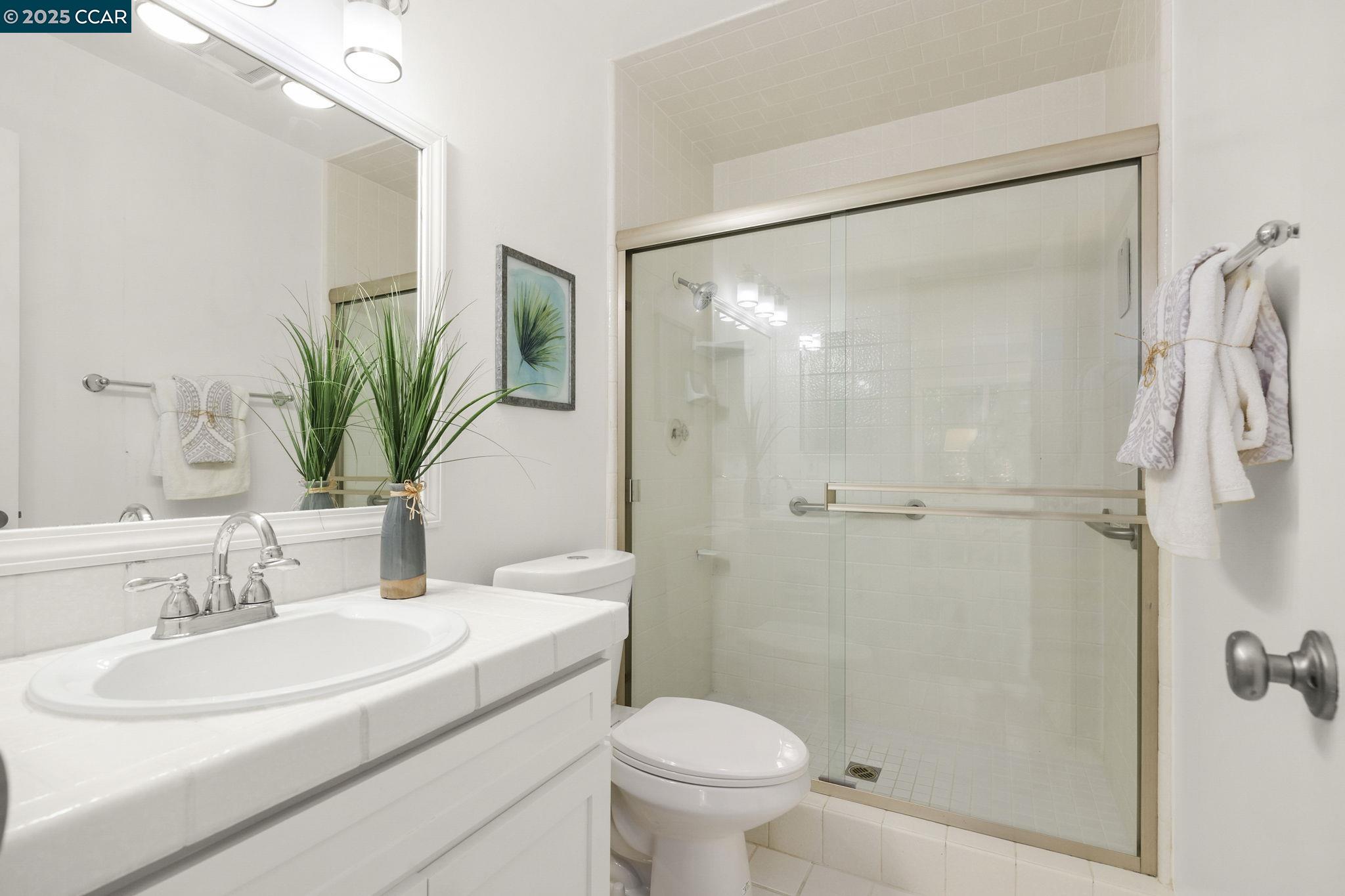 Photo #16: 41103539 Listing: Photo #16