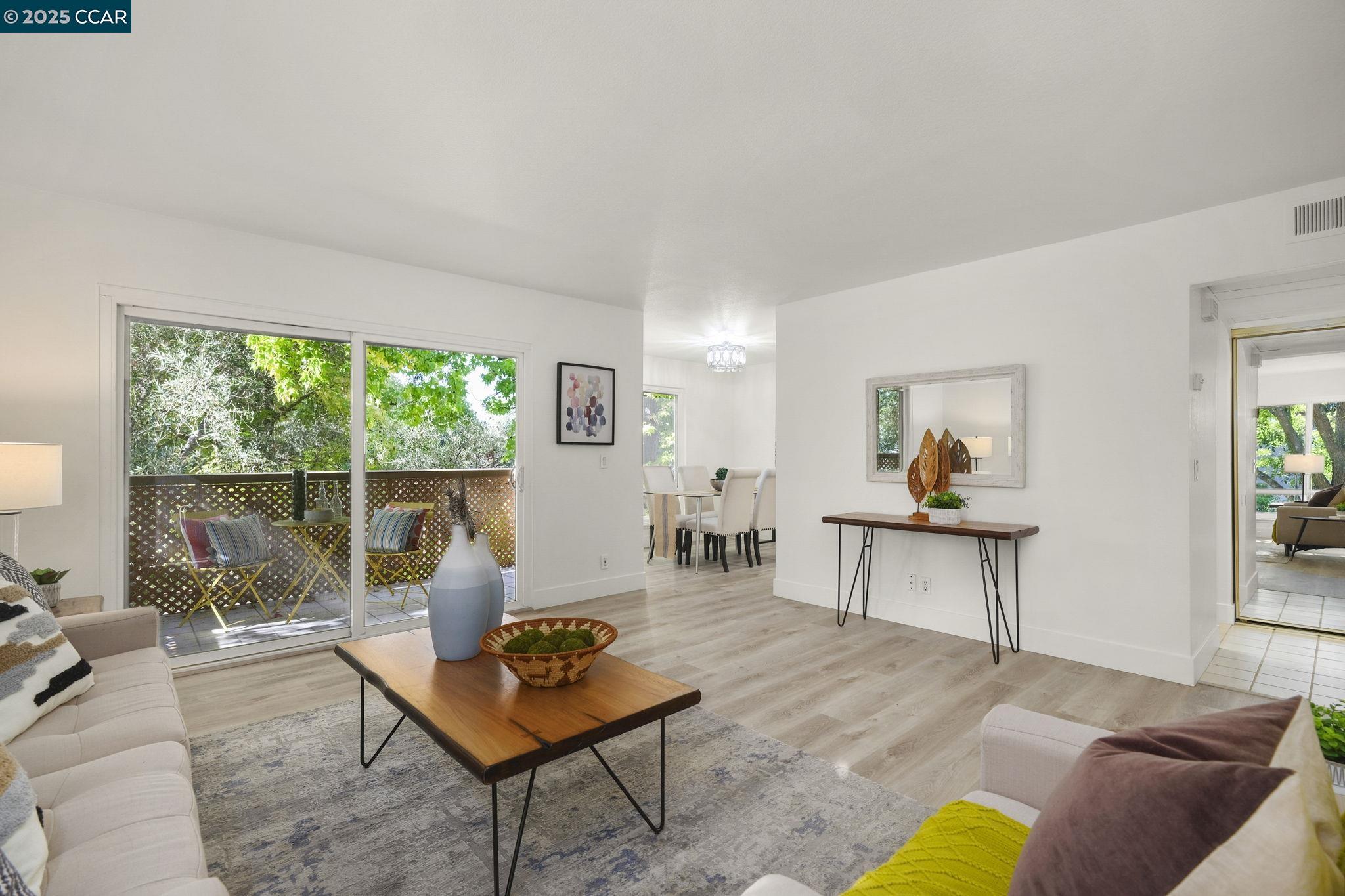 Photo #3: 41103539 Listing 