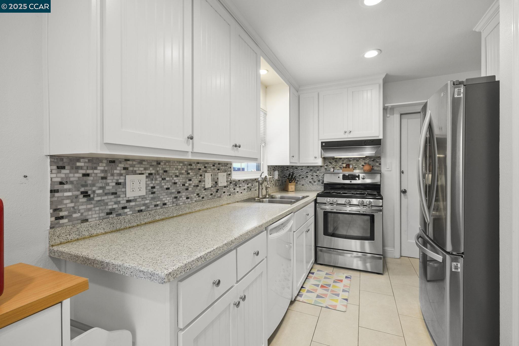 Detail Gallery Image 11 of 25 For 1930 N 6th St, Concord,  CA 94519 - 3 Beds | 2 Baths