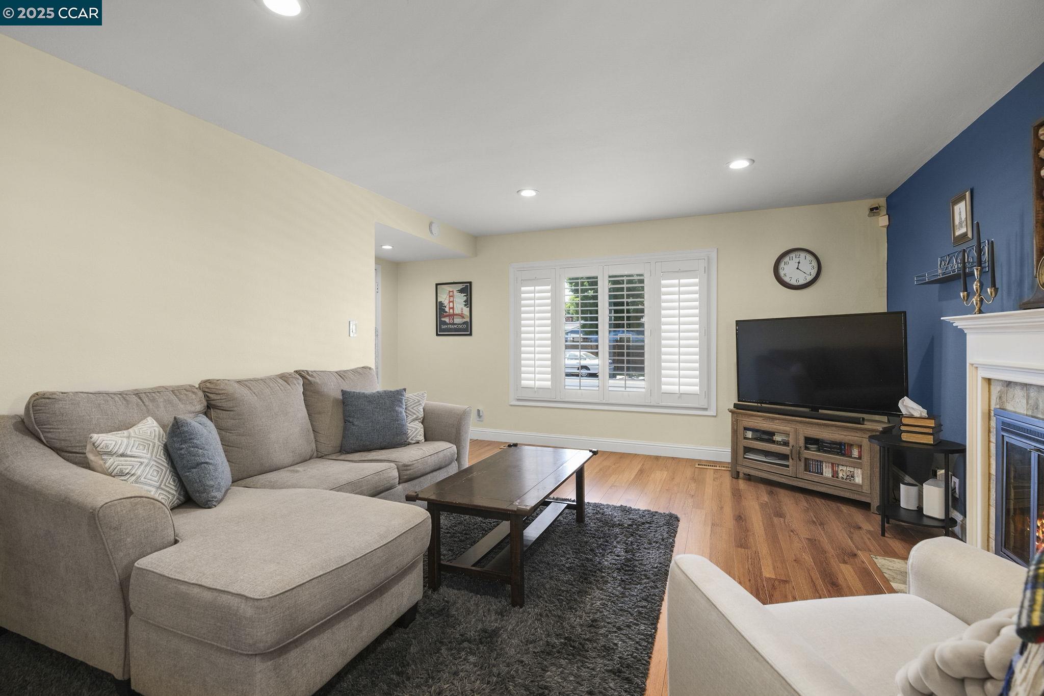 Detail Gallery Image 6 of 25 For 1930 N 6th St, Concord,  CA 94519 - 3 Beds | 2 Baths