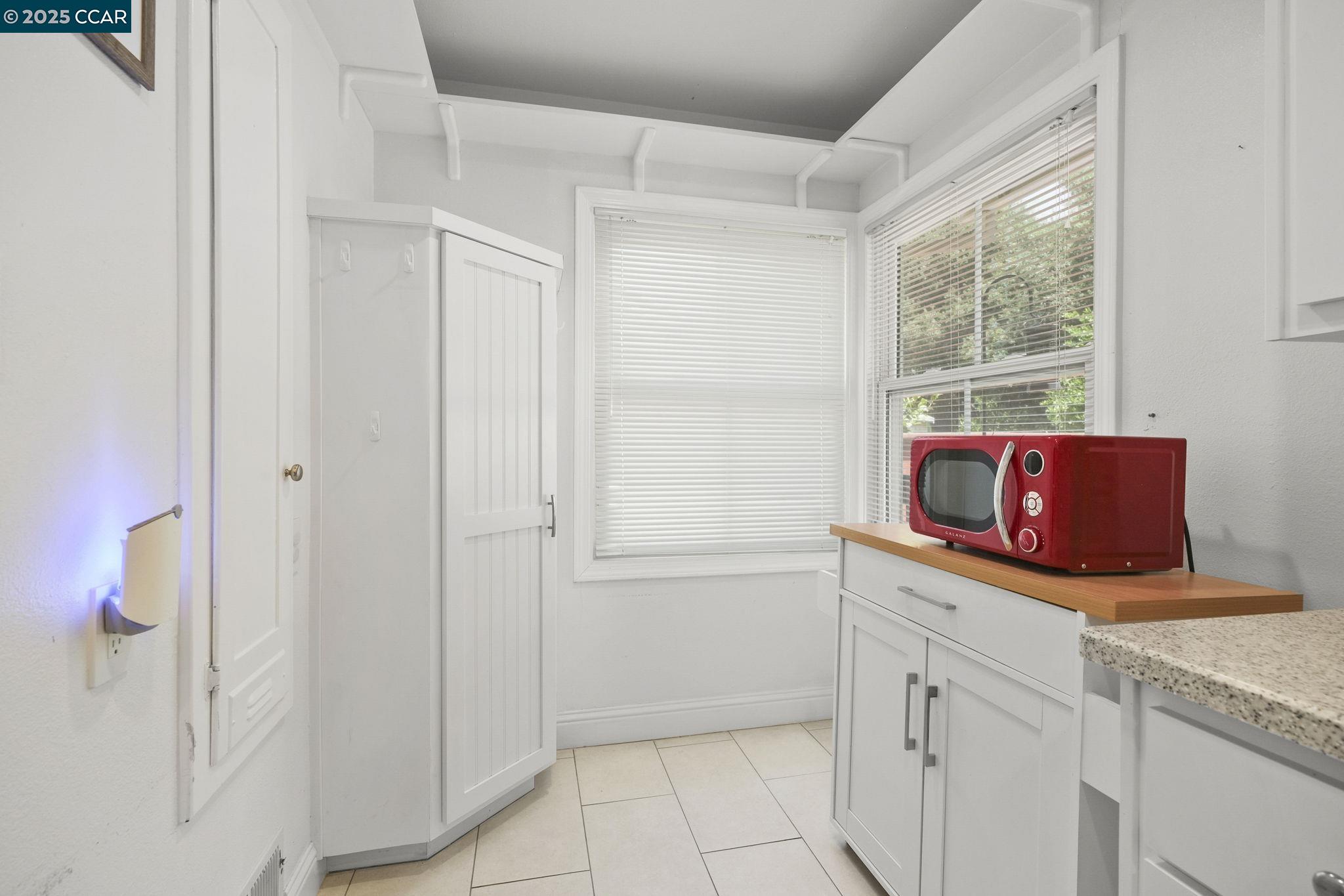 Detail Gallery Image 9 of 25 For 1930 N 6th St, Concord,  CA 94519 - 3 Beds | 2 Baths