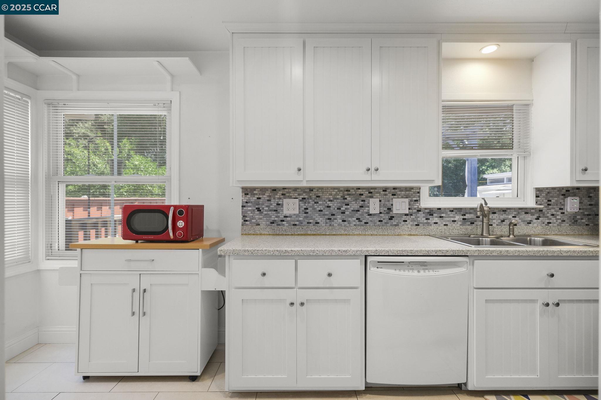 Detail Gallery Image 10 of 25 For 1930 N 6th St, Concord,  CA 94519 - 3 Beds | 2 Baths