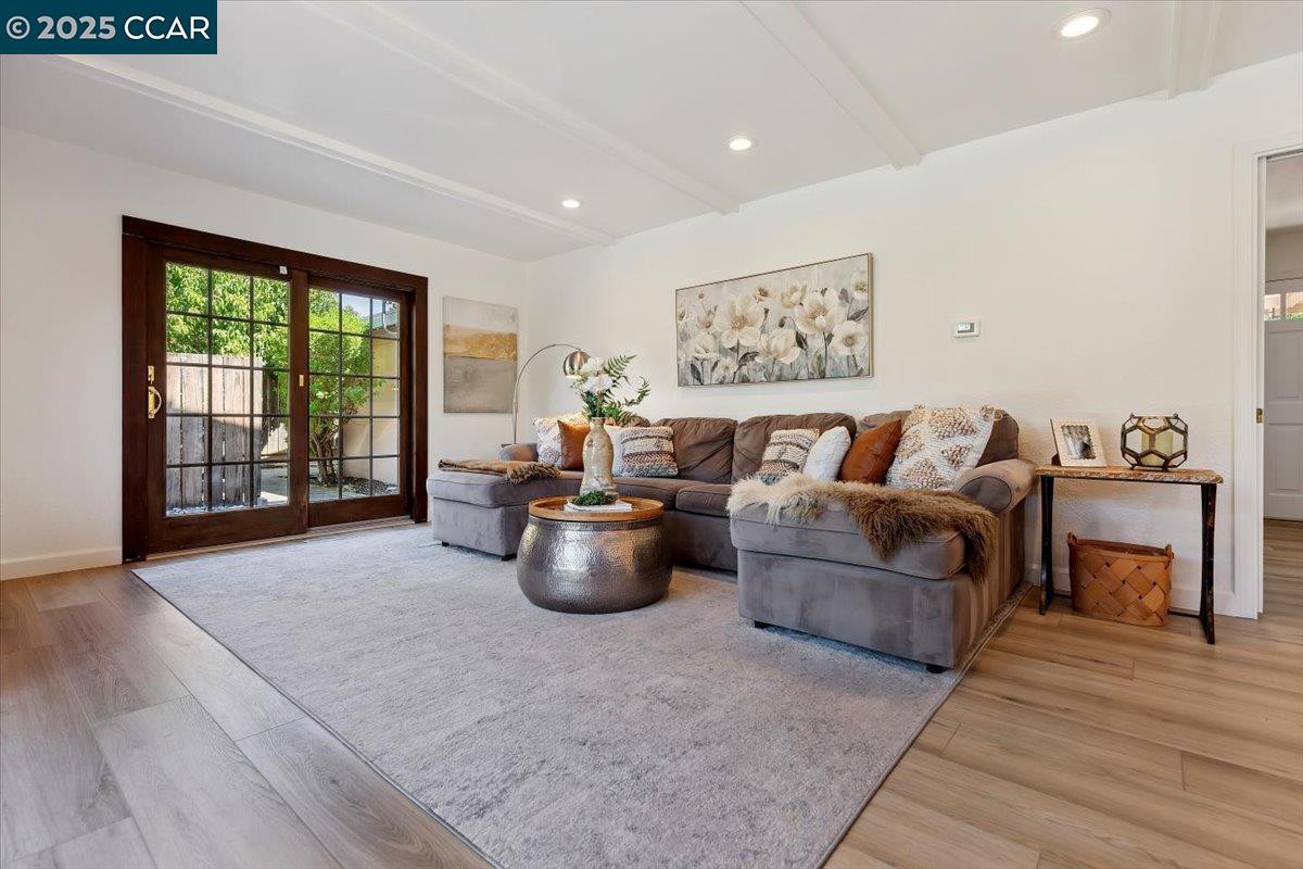 Detail Gallery Image 16 of 36 For 5179 Paul Scarlet Dr, Concord,  CA 94521 - 4 Beds | 2/1 Baths