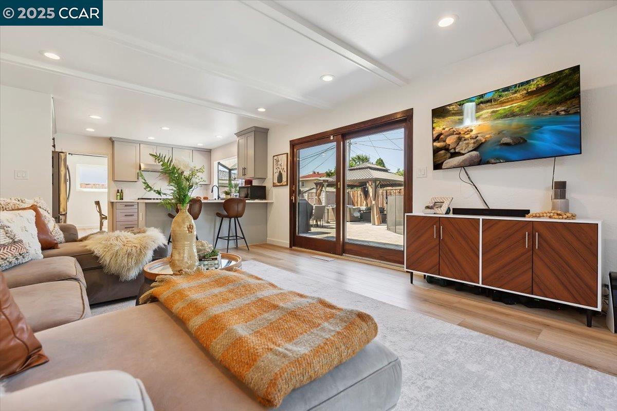 Detail Gallery Image 18 of 36 For 5179 Paul Scarlet Dr, Concord,  CA 94521 - 4 Beds | 2/1 Baths